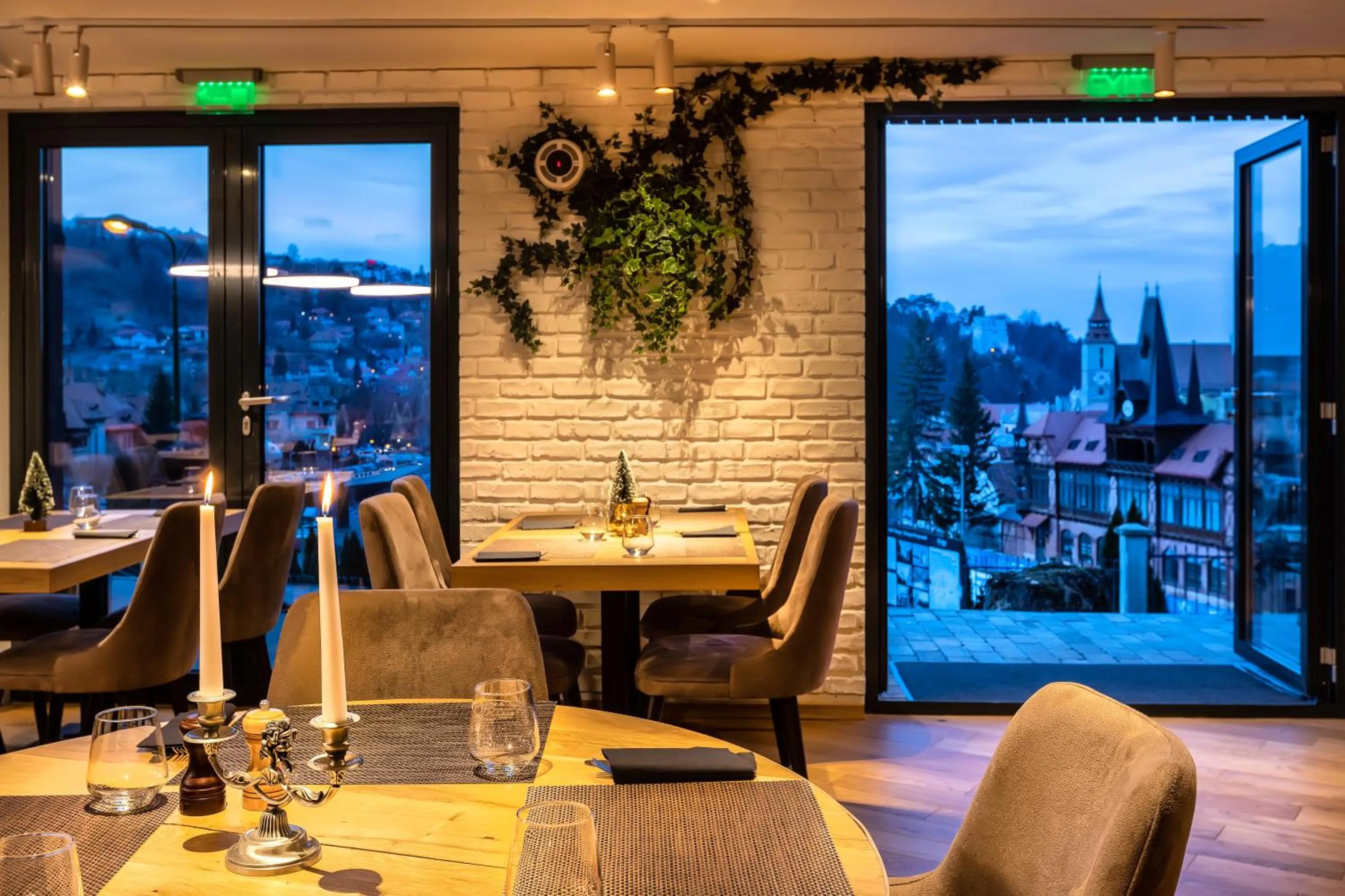 Lounge or bar in UpperHouse Suites & More