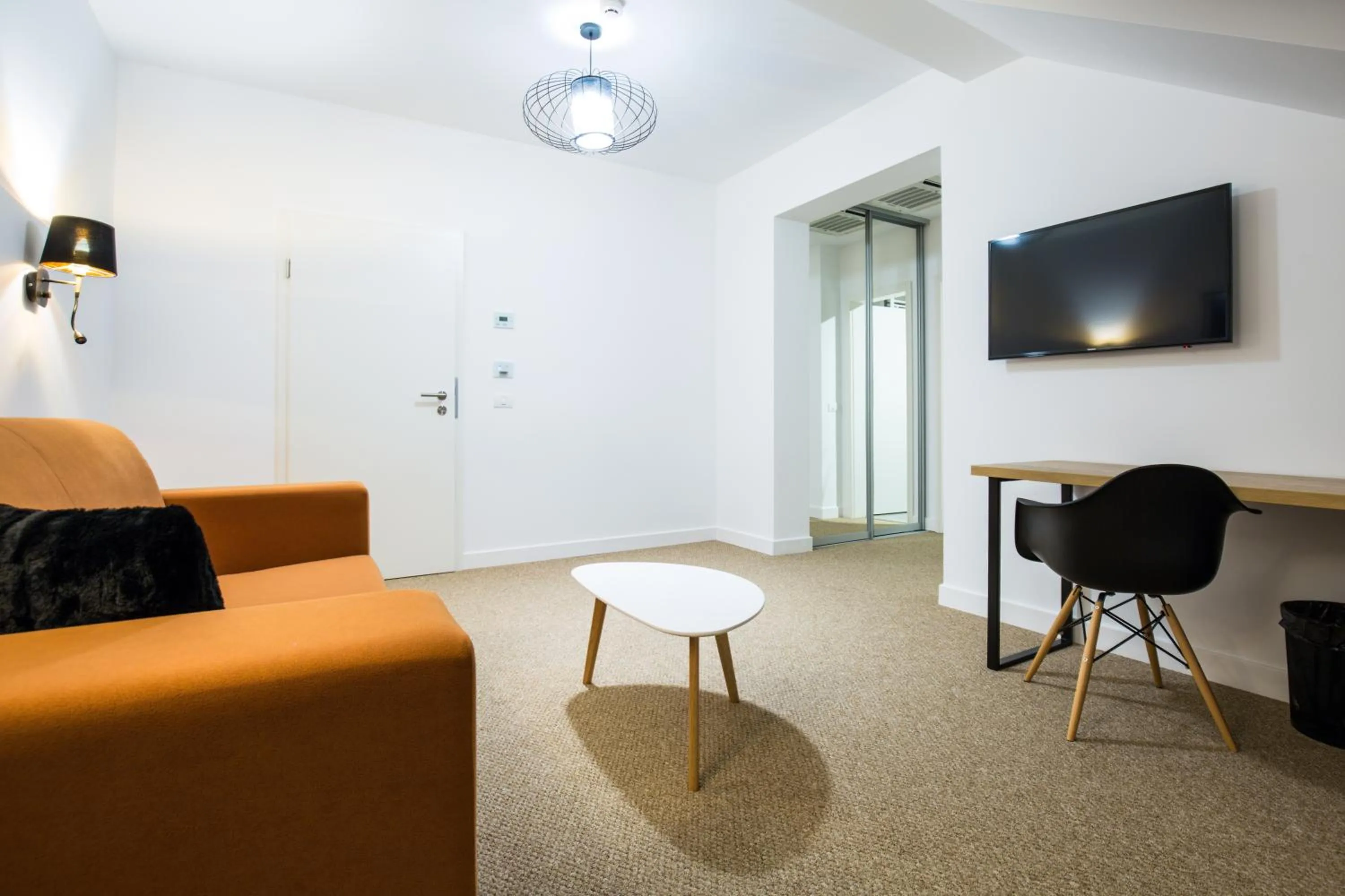 UpperHouse Suites & More