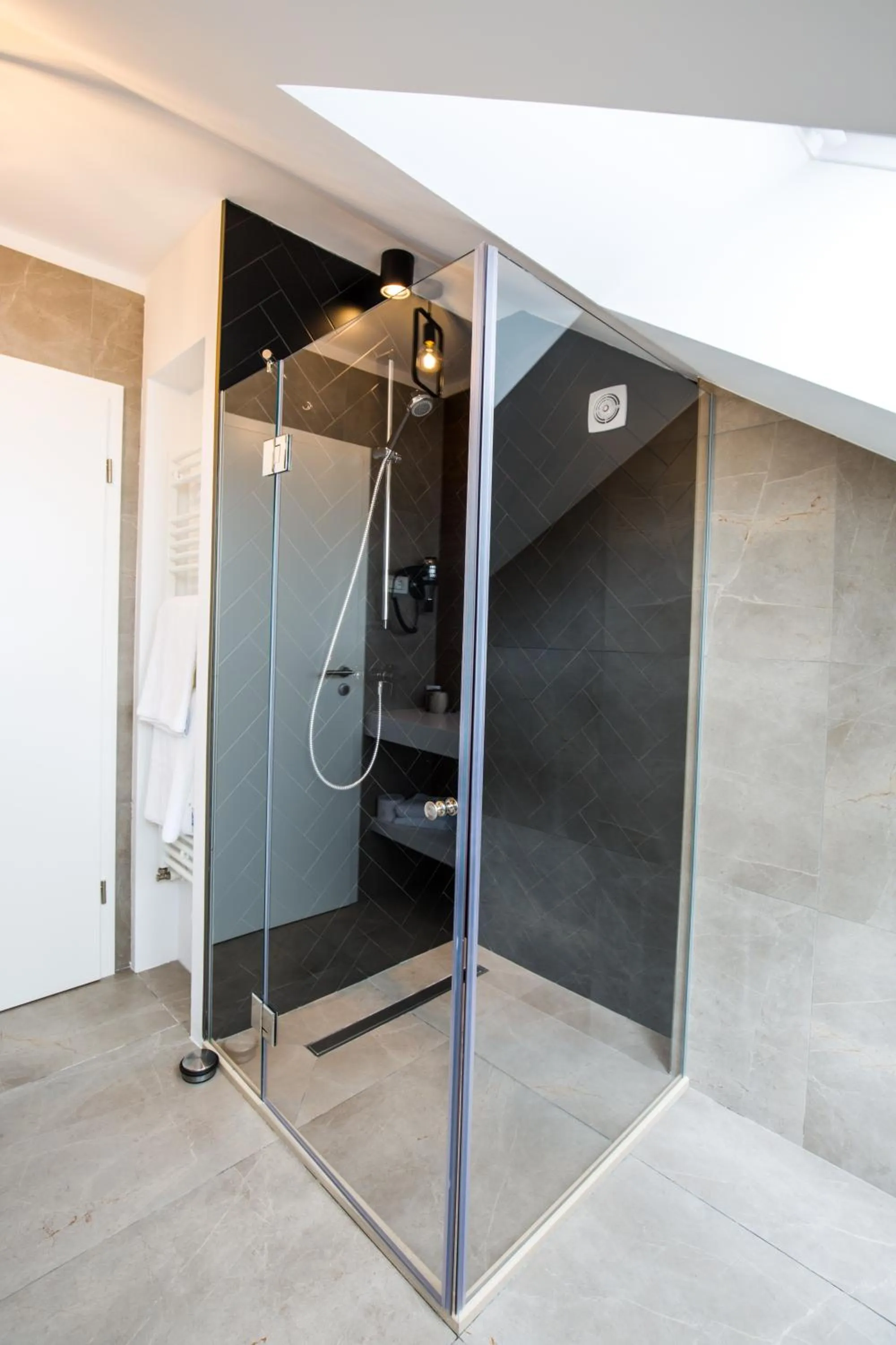 UpperHouse Suites & More