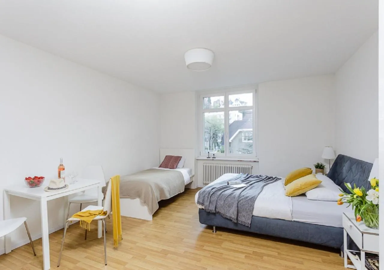 Photo of the whole room, Bed in Rent a Home Delsbergerallee - Self Check-In