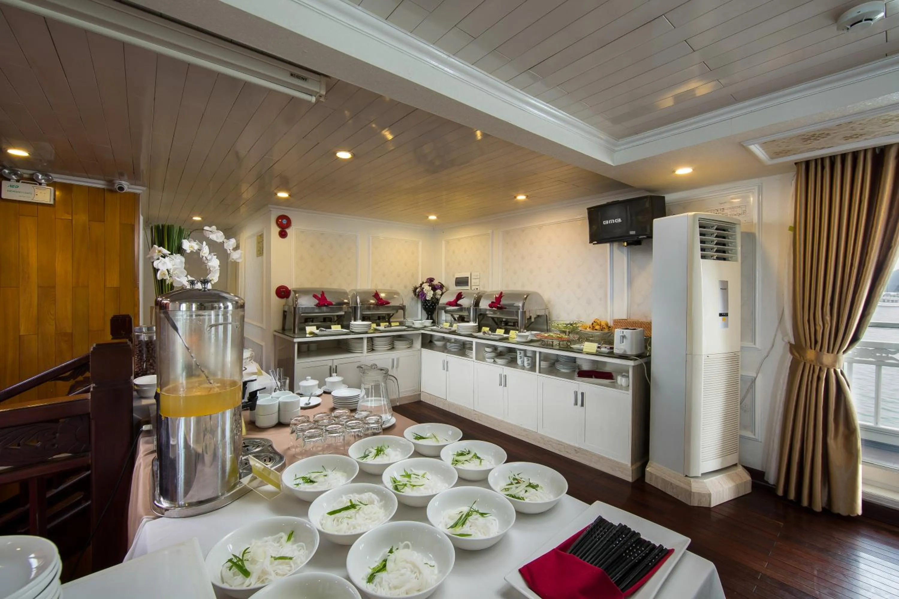 Signature Royal Halong Cruise