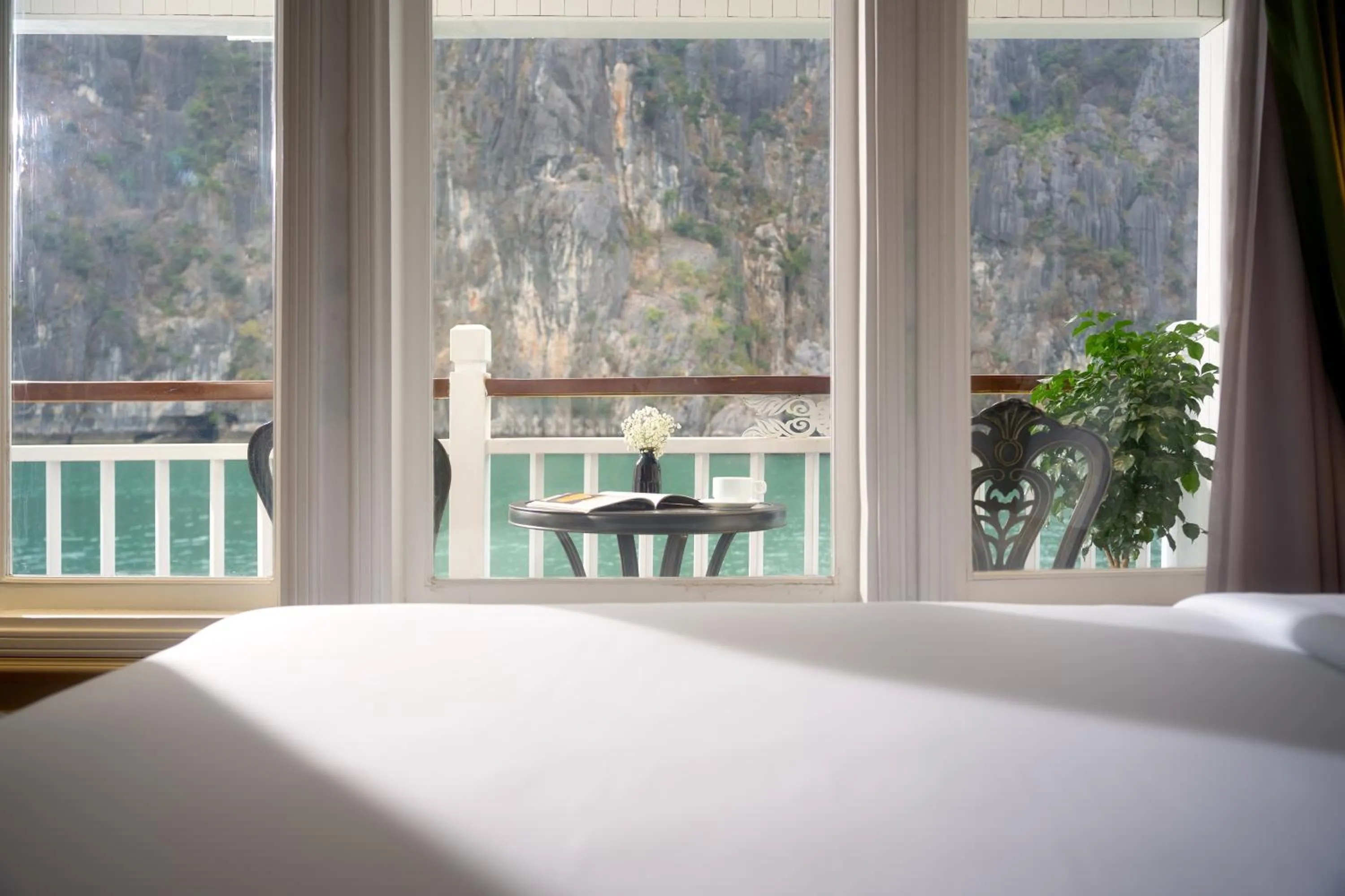 Bed in Signature Royal Halong Cruise