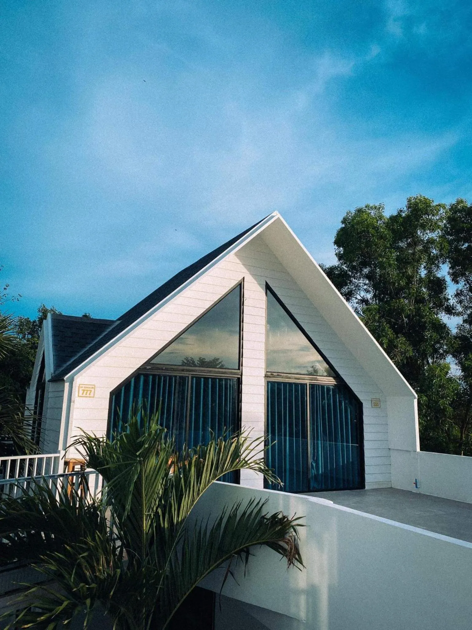 Kampot River Bungalow by MAMA