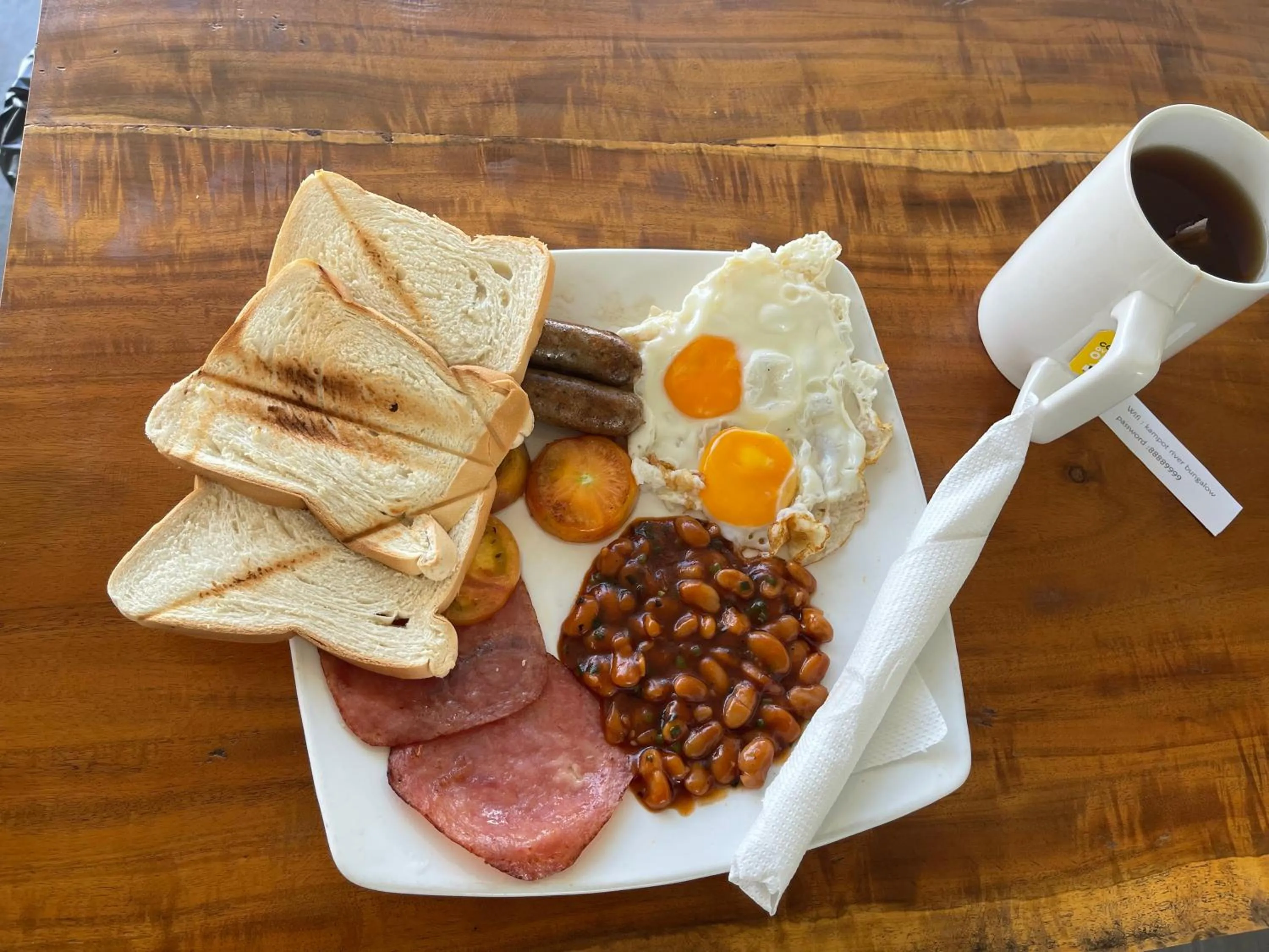 Food and drinks in Kampot River Bungalow by MAMA