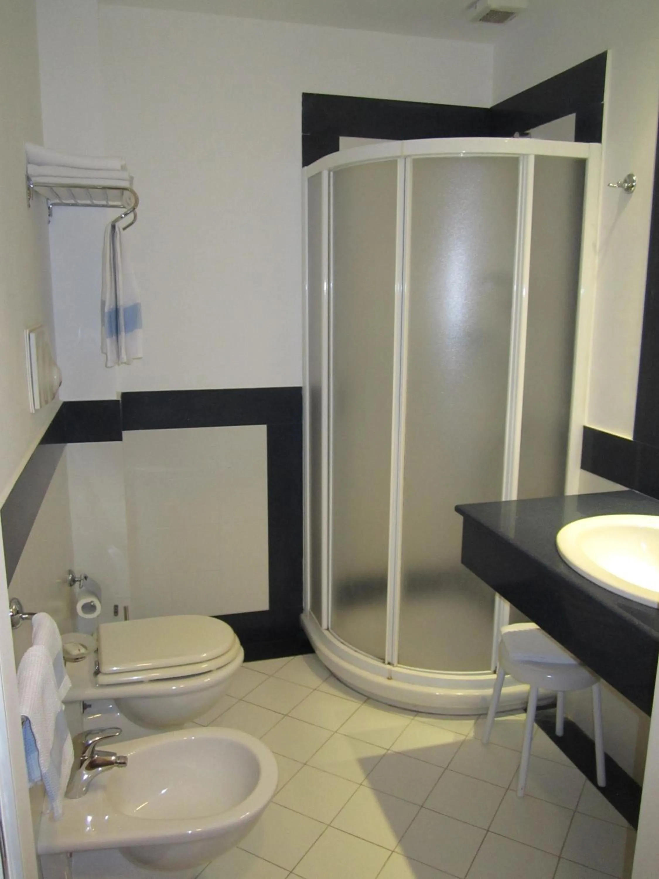 Shower in Hotel Conchiglia d'Oro