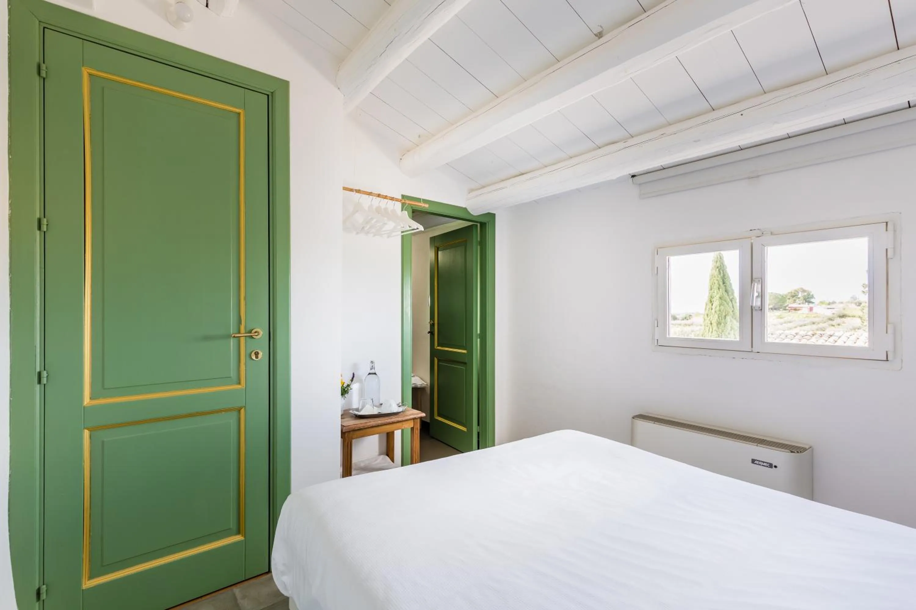 Photo of the whole room, Bed in Baglio Occhipinti