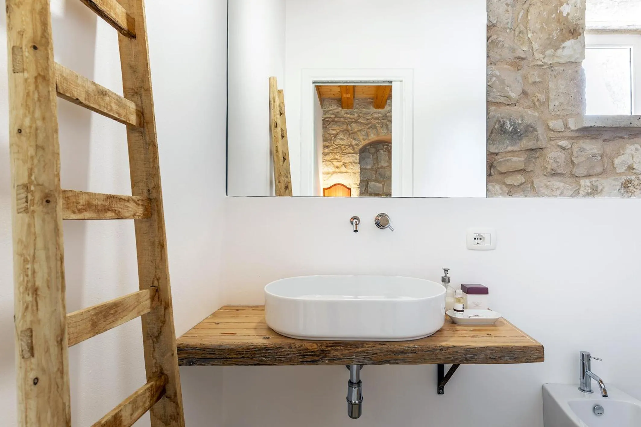 Bathroom in Baglio Occhipinti