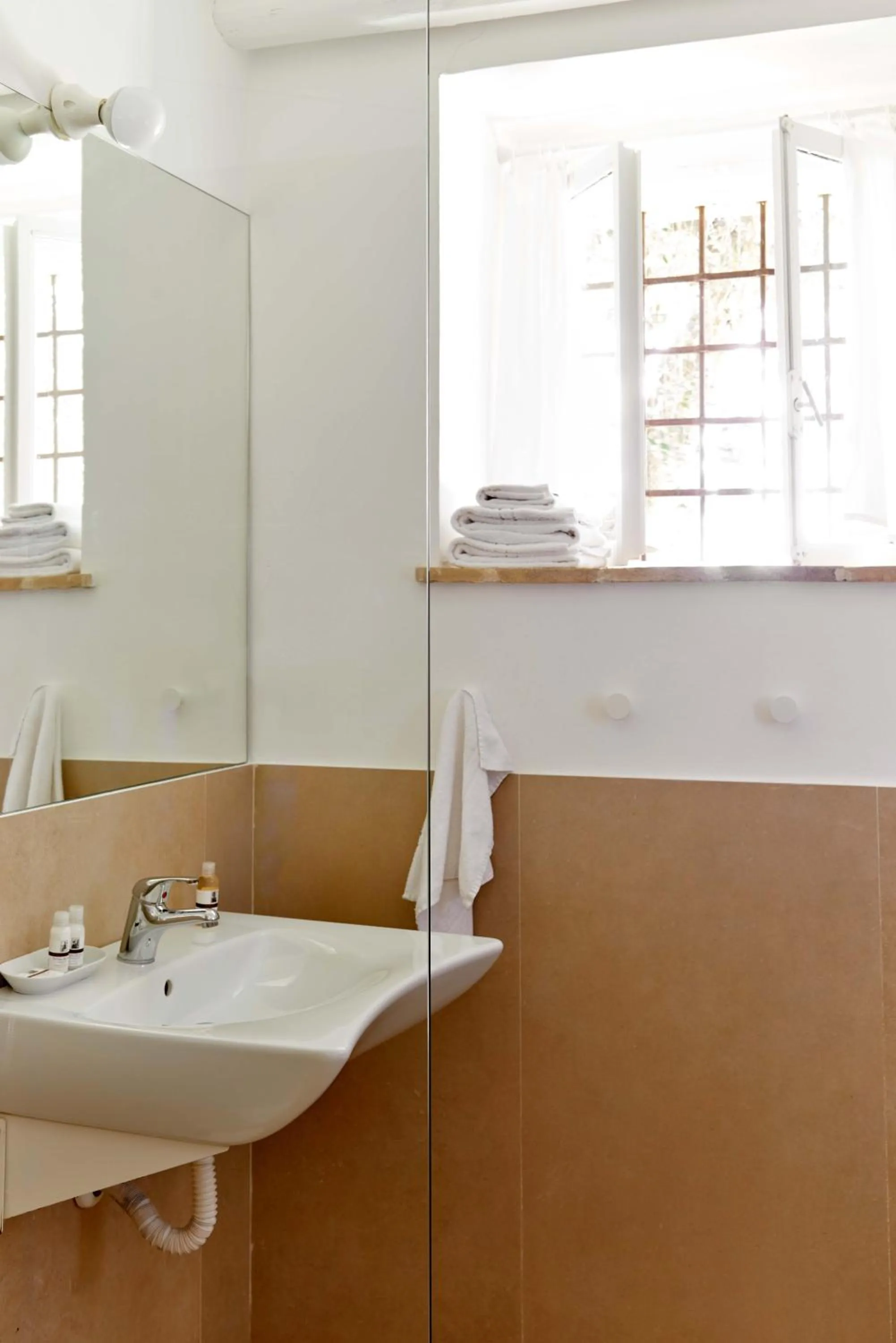 Bathroom in Baglio Occhipinti