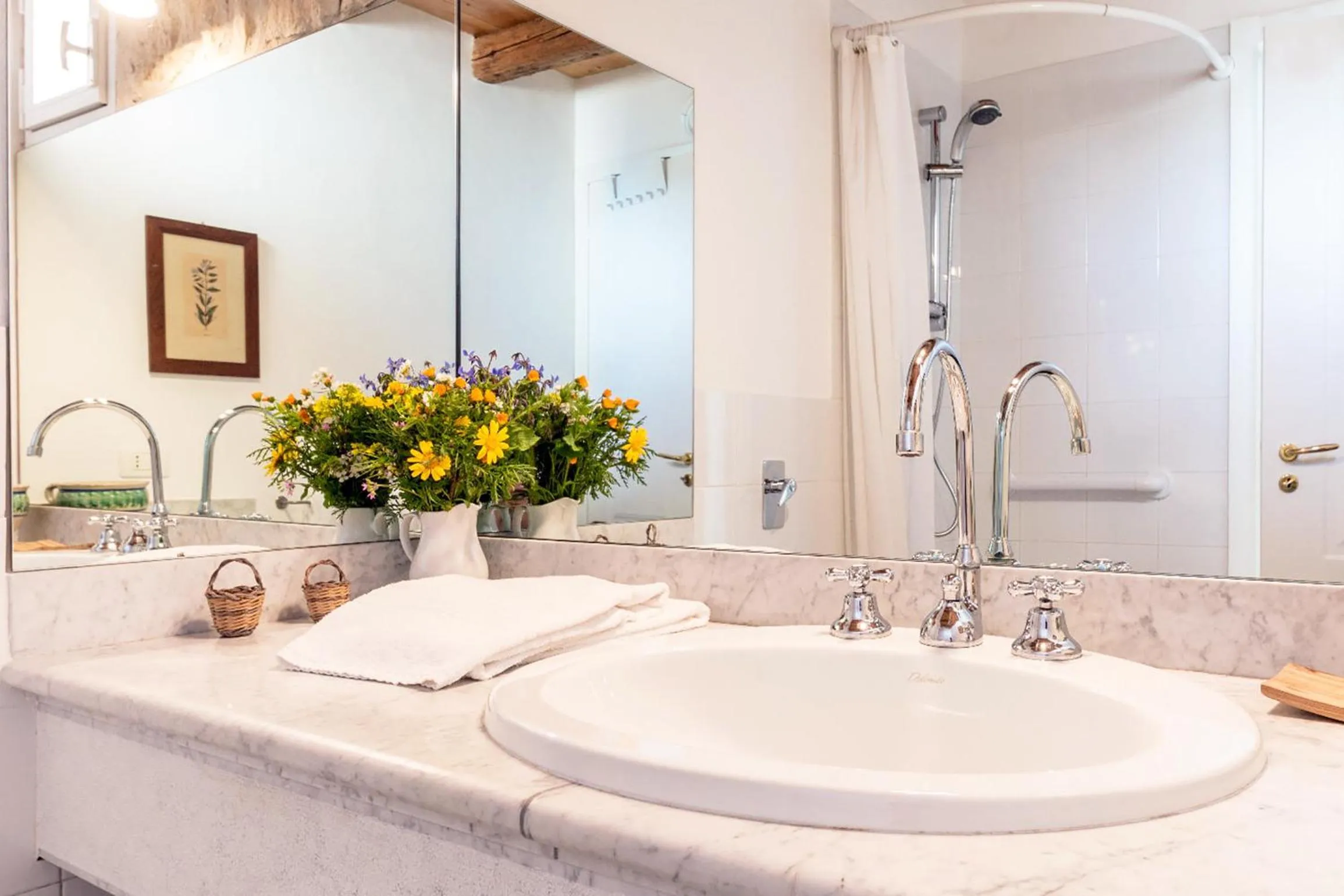 Bathroom in Baglio Occhipinti