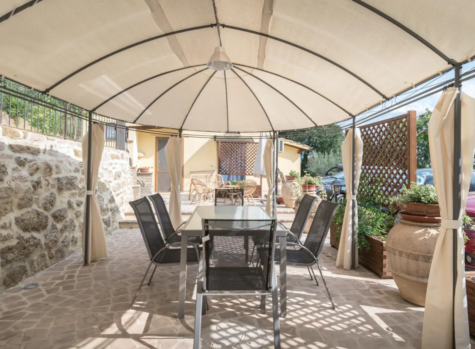 Patio in B&B Cantico Delle Creature