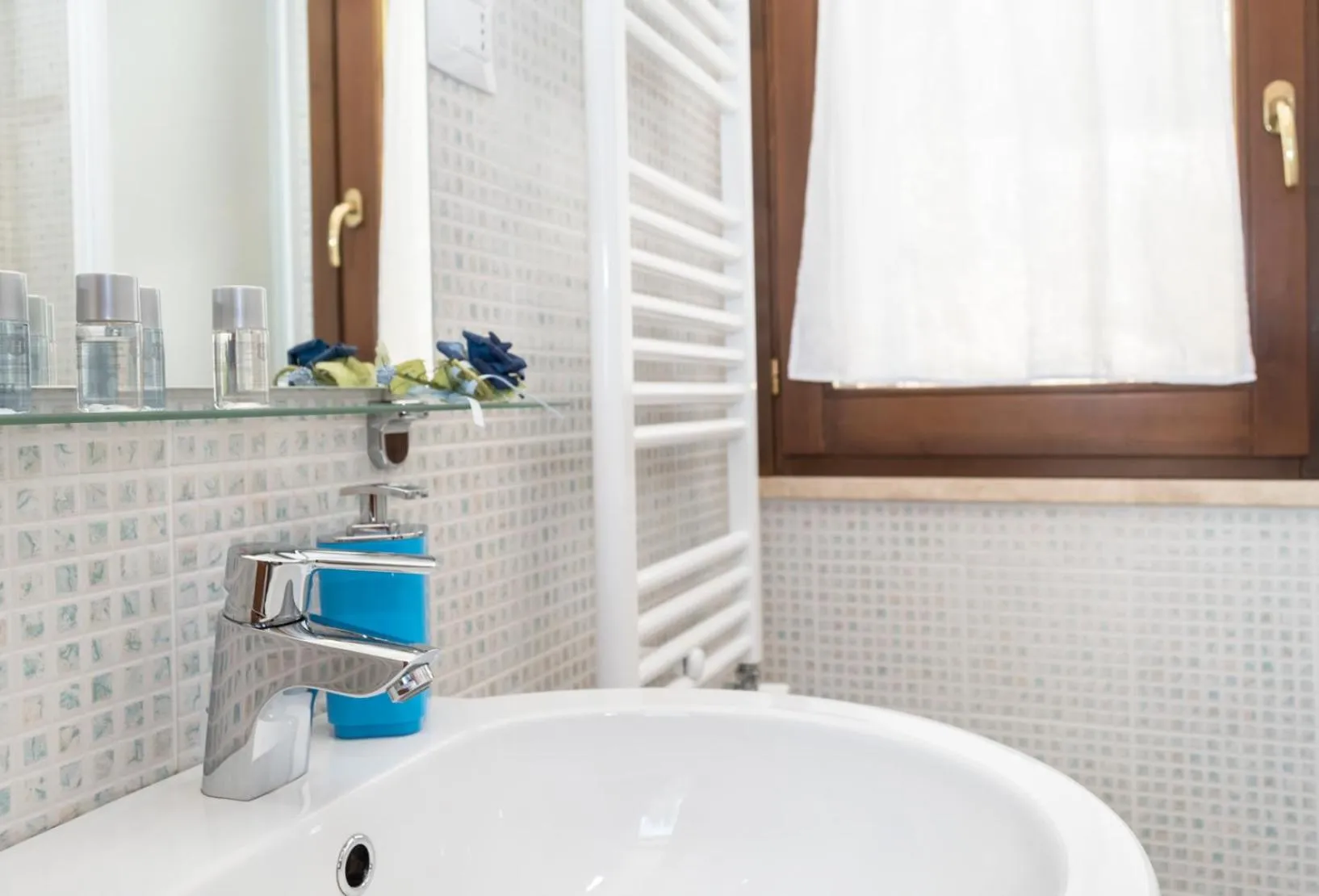 Shower in B&B Cantico Delle Creature