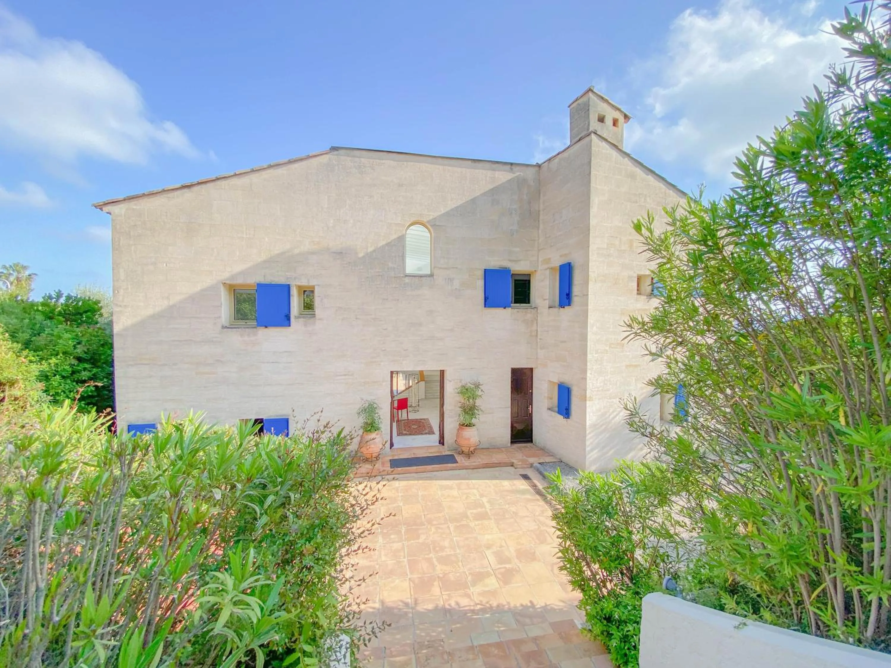 Property building in Villa St Maxime