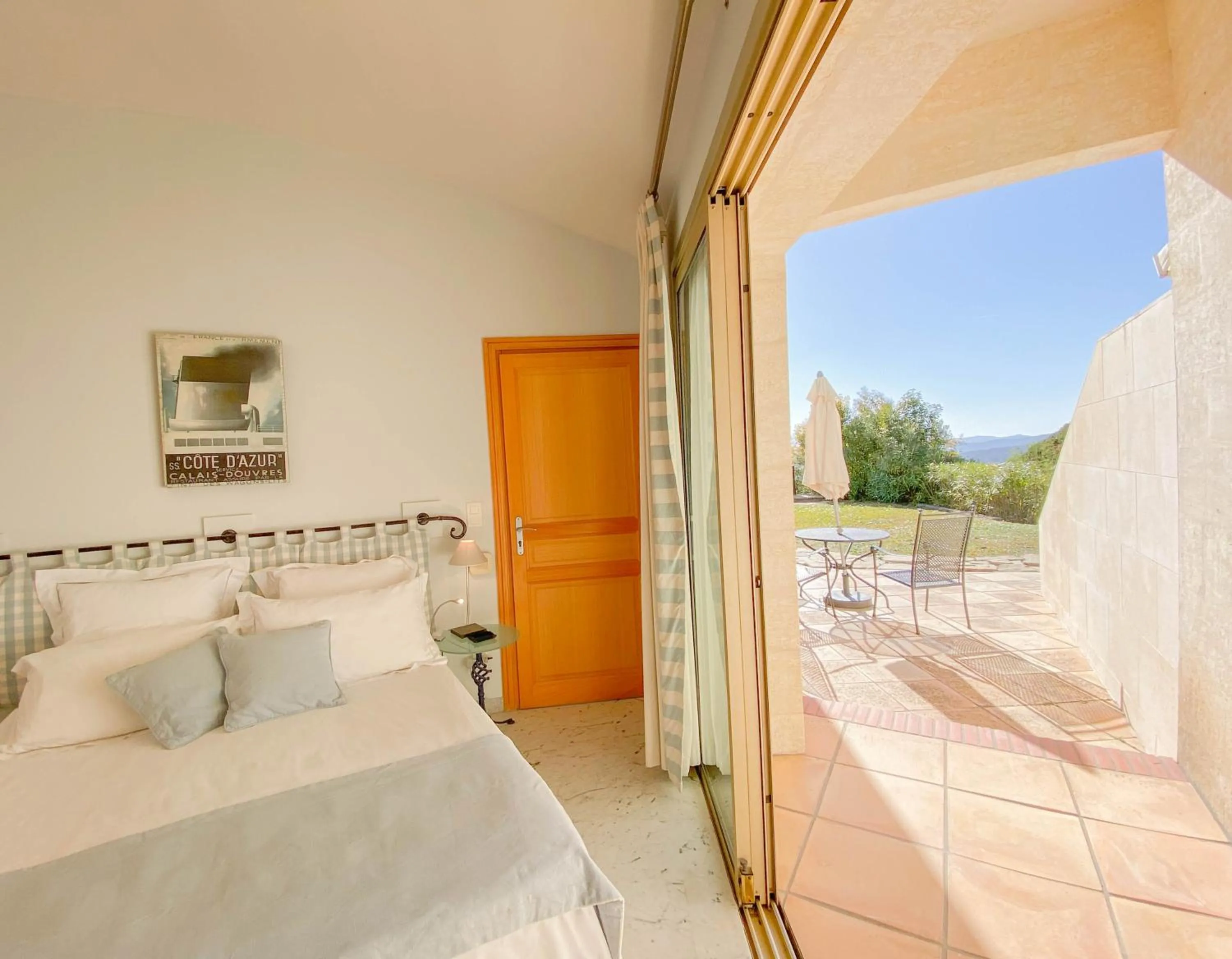 Bedroom, Bed in Villa Saint Maxime