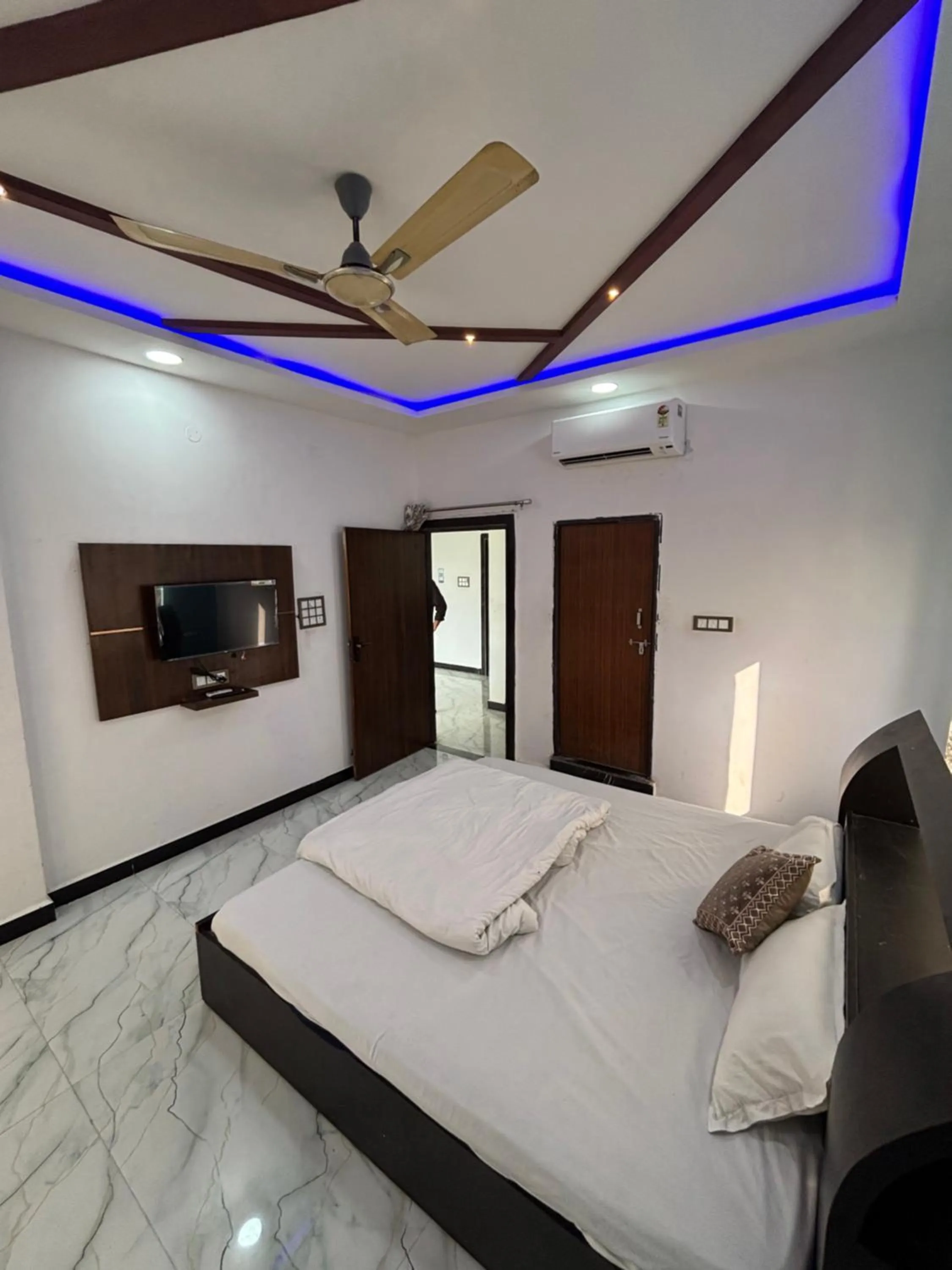 Bed in Hotel Moonlight & Restaurant