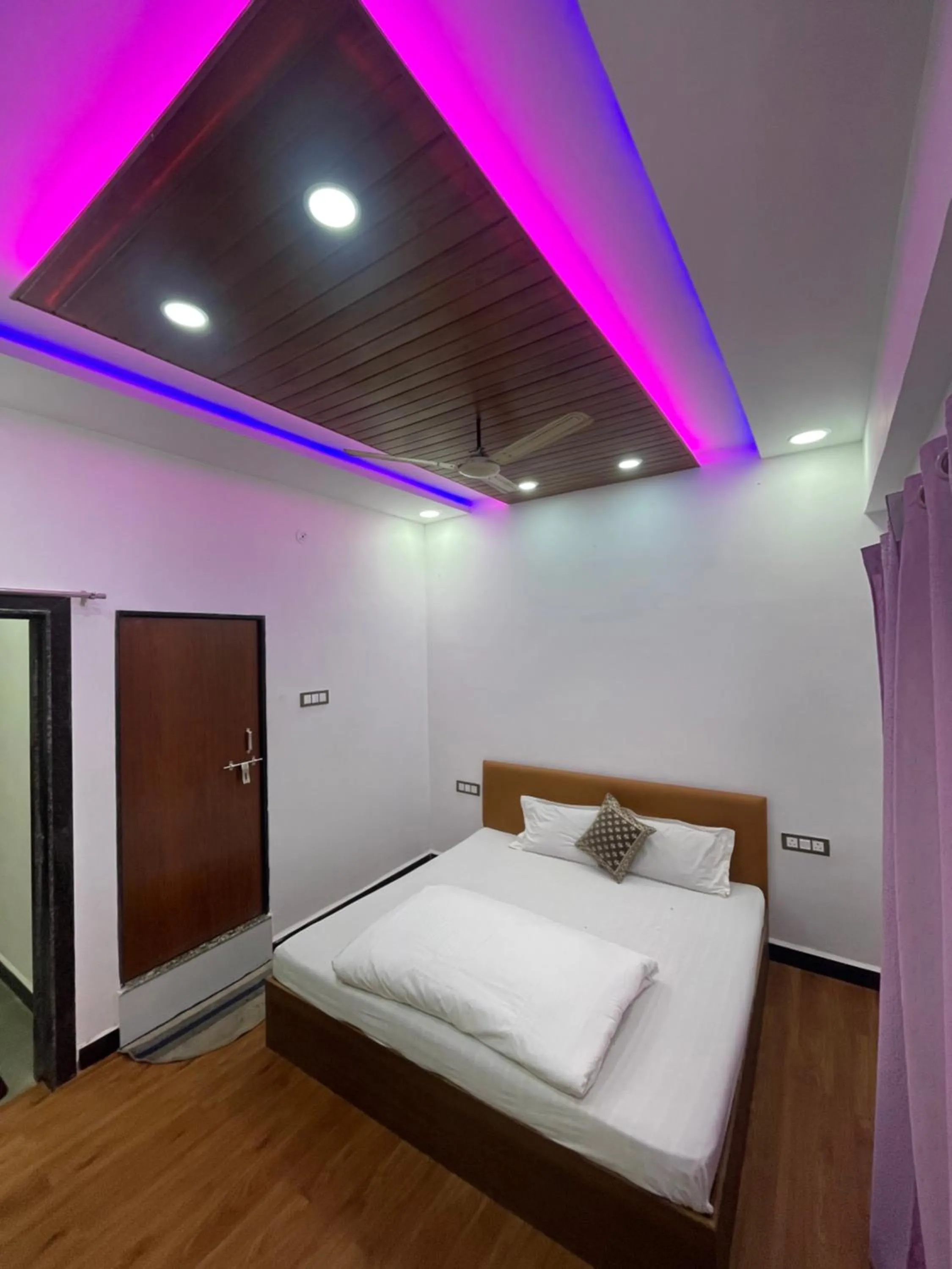 Bed in Hotel Moonlight & Restaurant