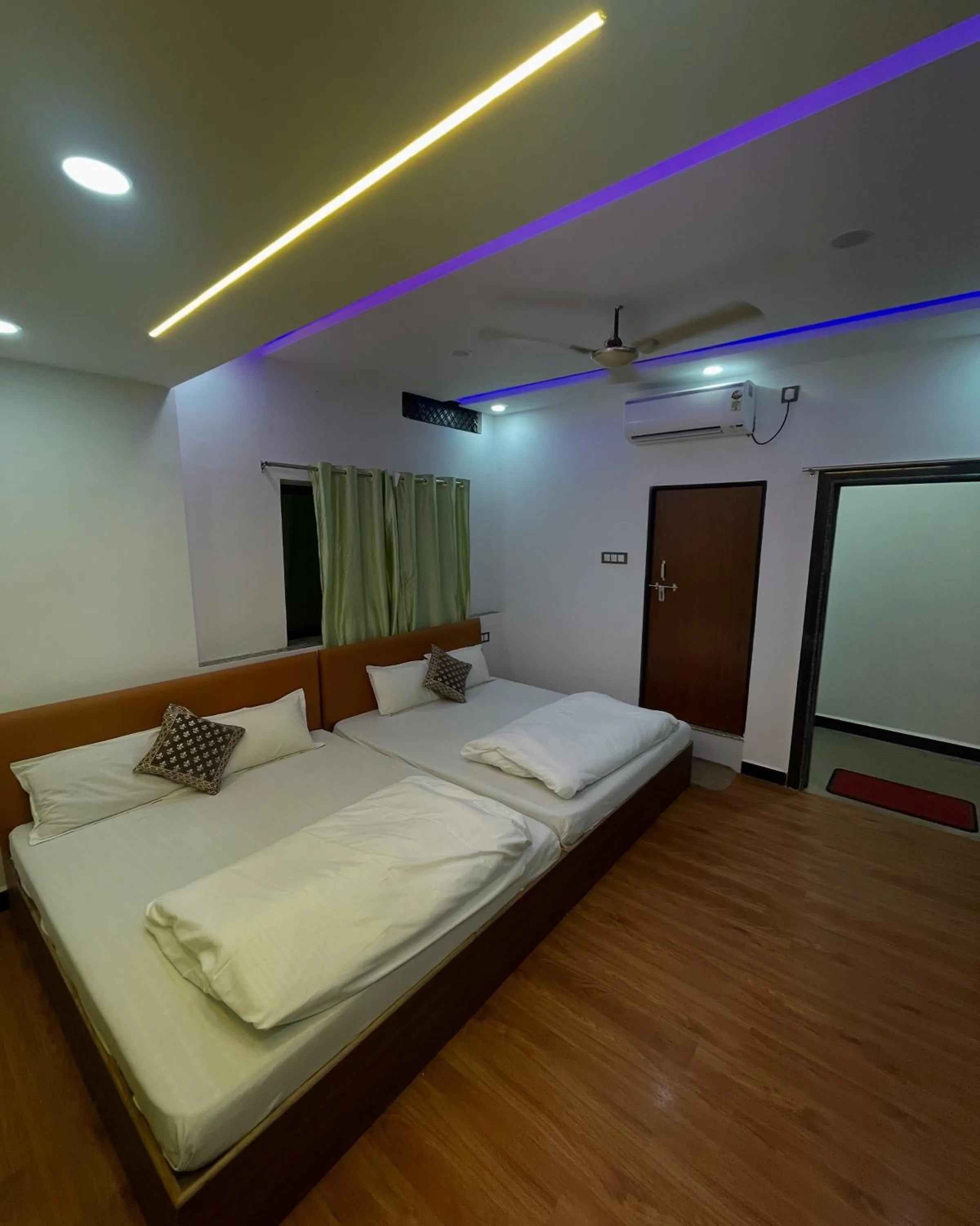 Bed in Hotel Moonlight & Restaurant