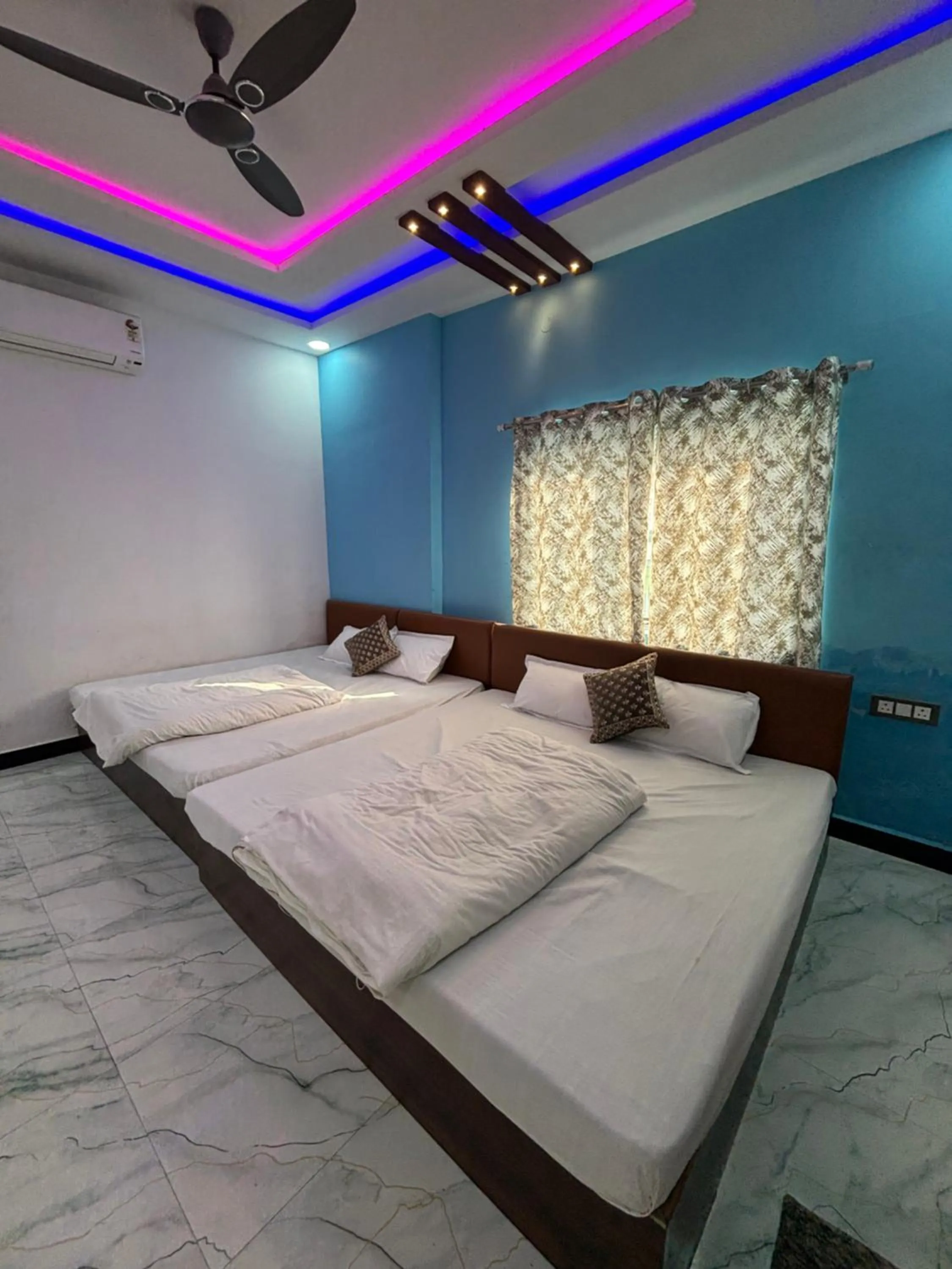 Bed in Hotel Moonlight & Restaurant