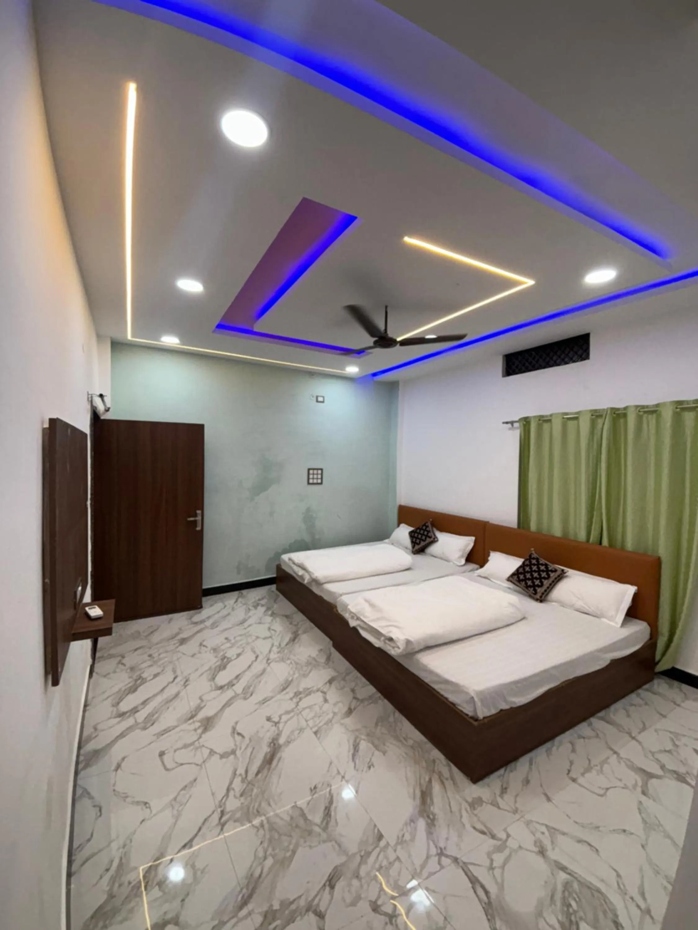 Bed in Hotel Moonlight & Restaurant