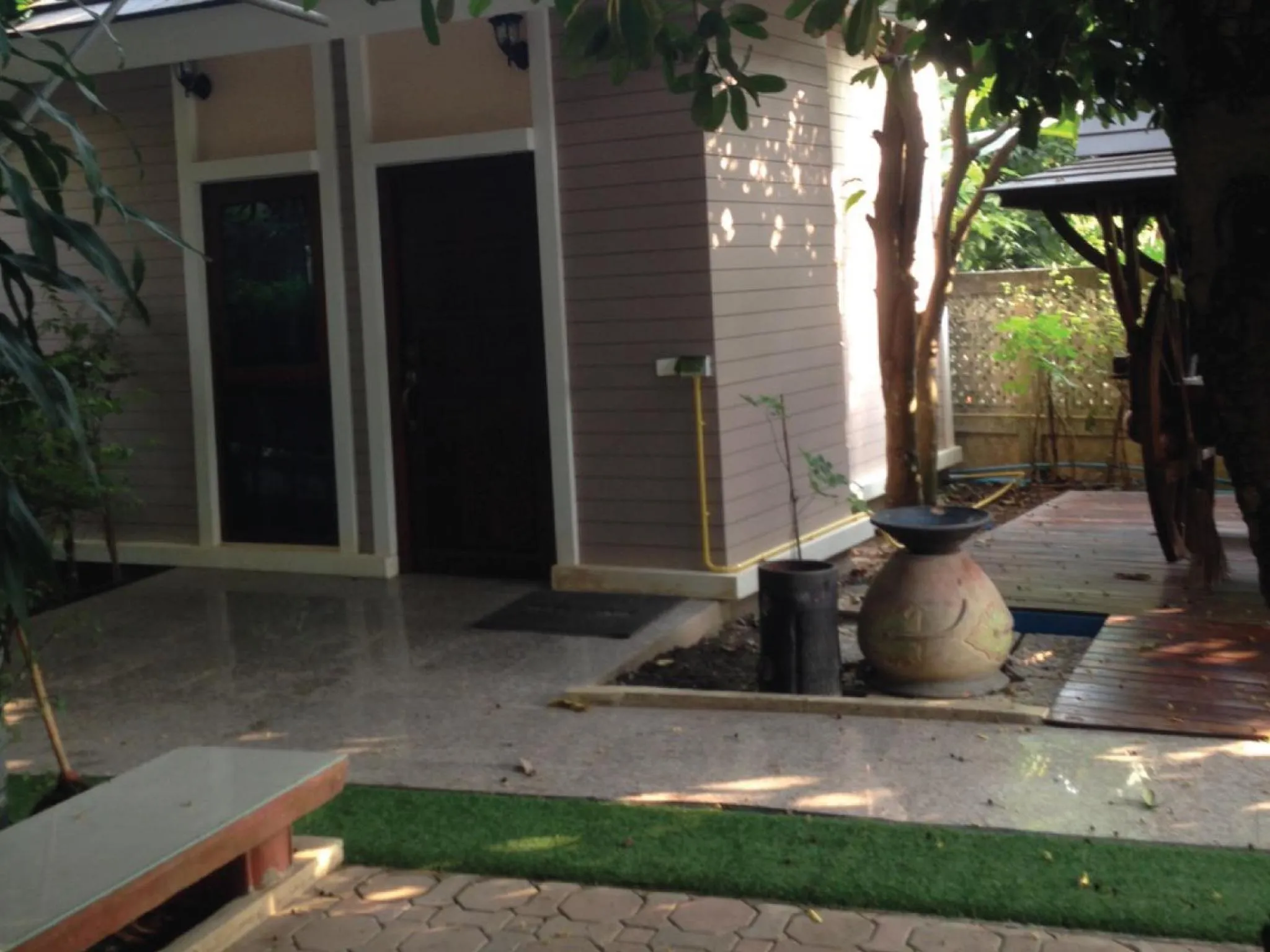 Property building in Damnoen Care Resort