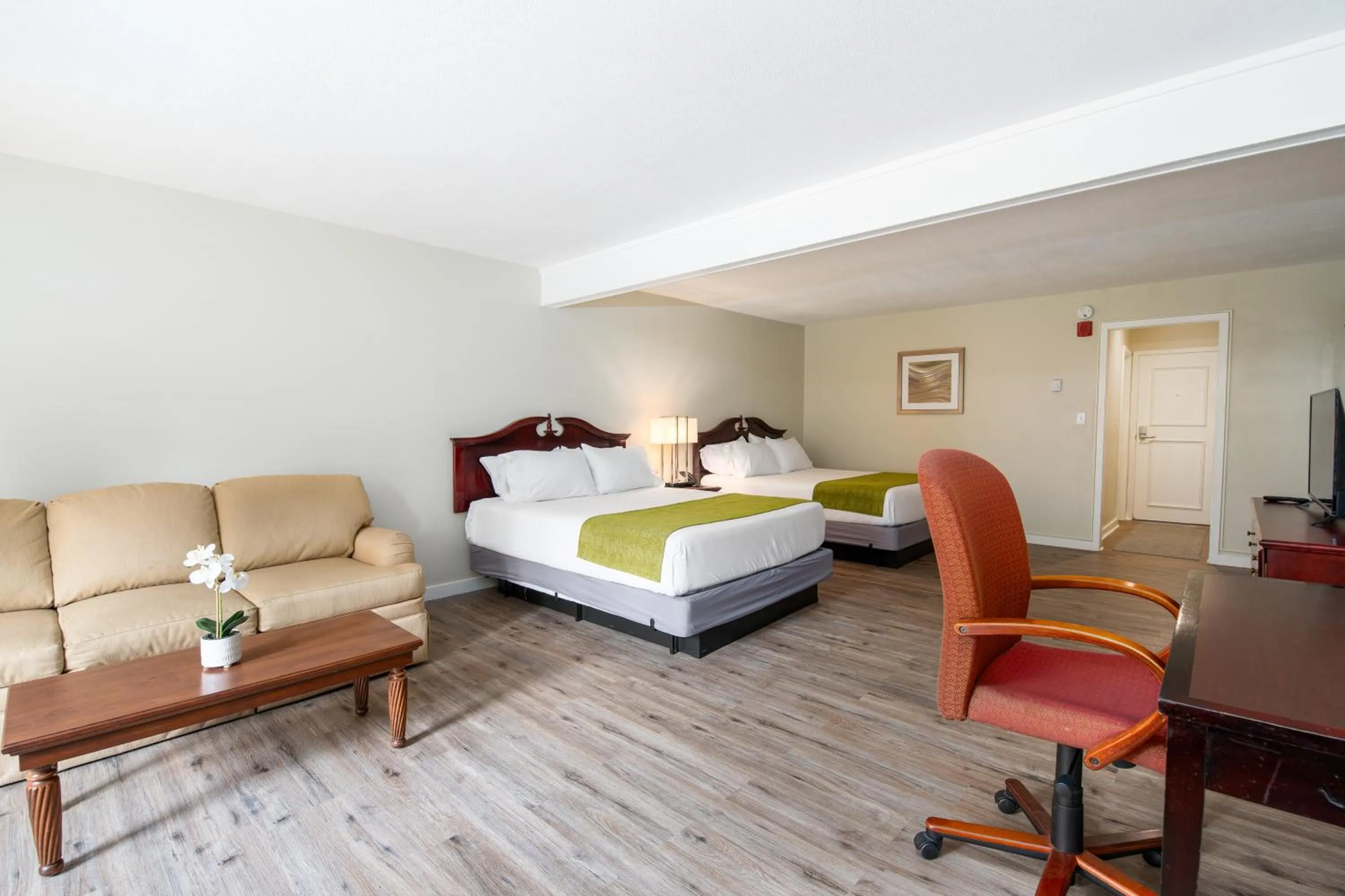 Bedroom, Bed in Grey Bonnet Inn