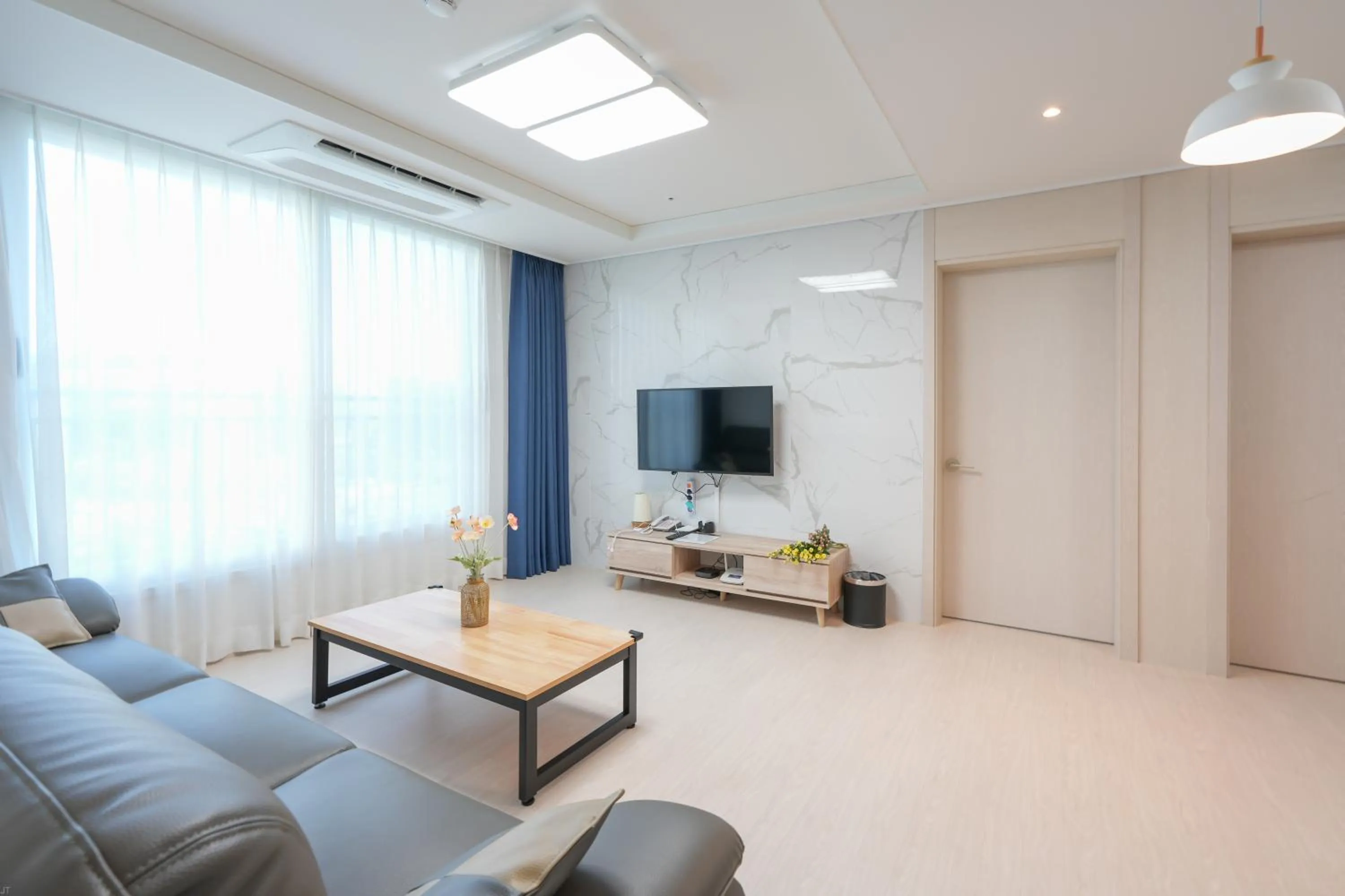 Living room in Firstcity Hotel YEOSU