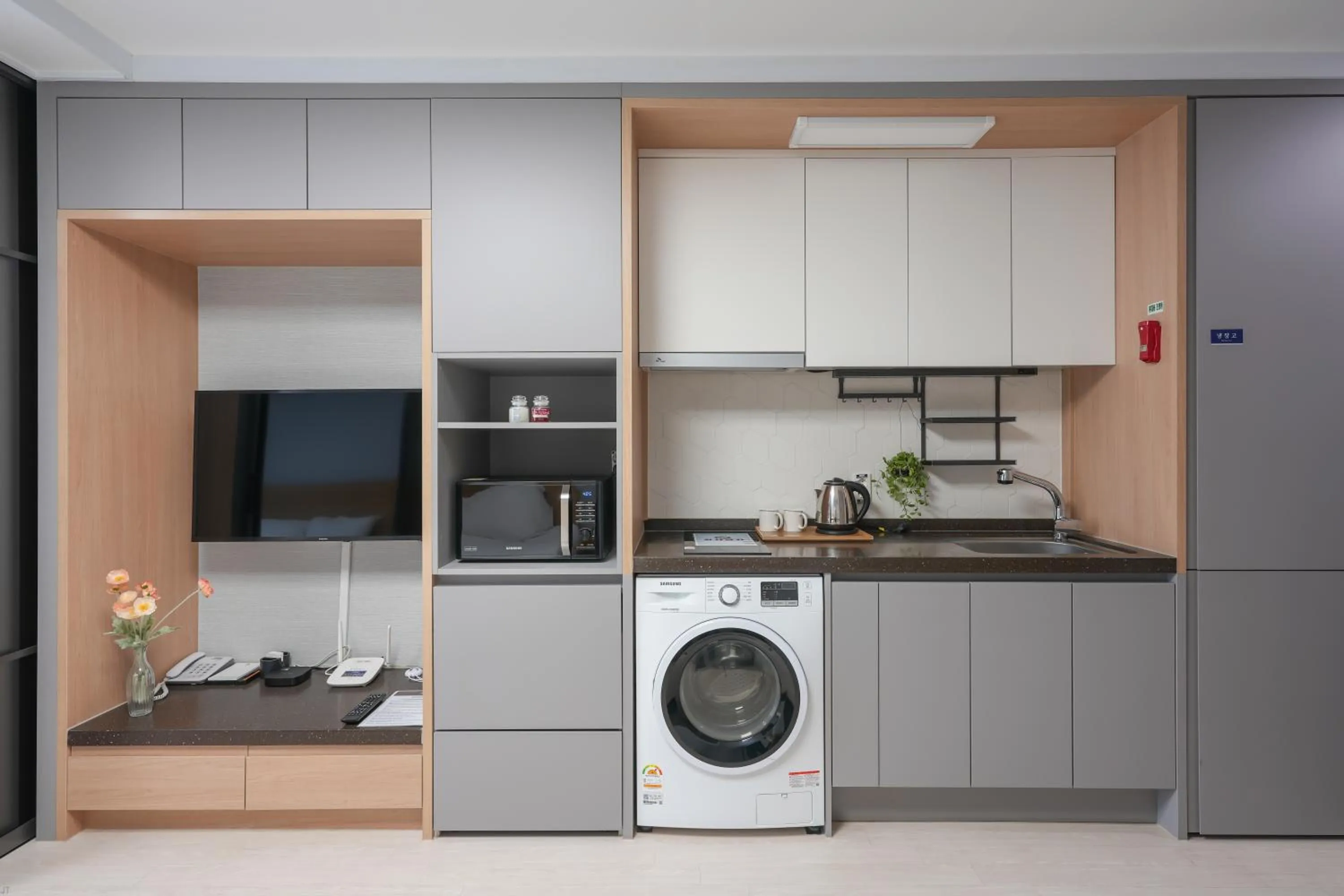 Kitchen or kitchenette in Firstcity Hotel YEOSU