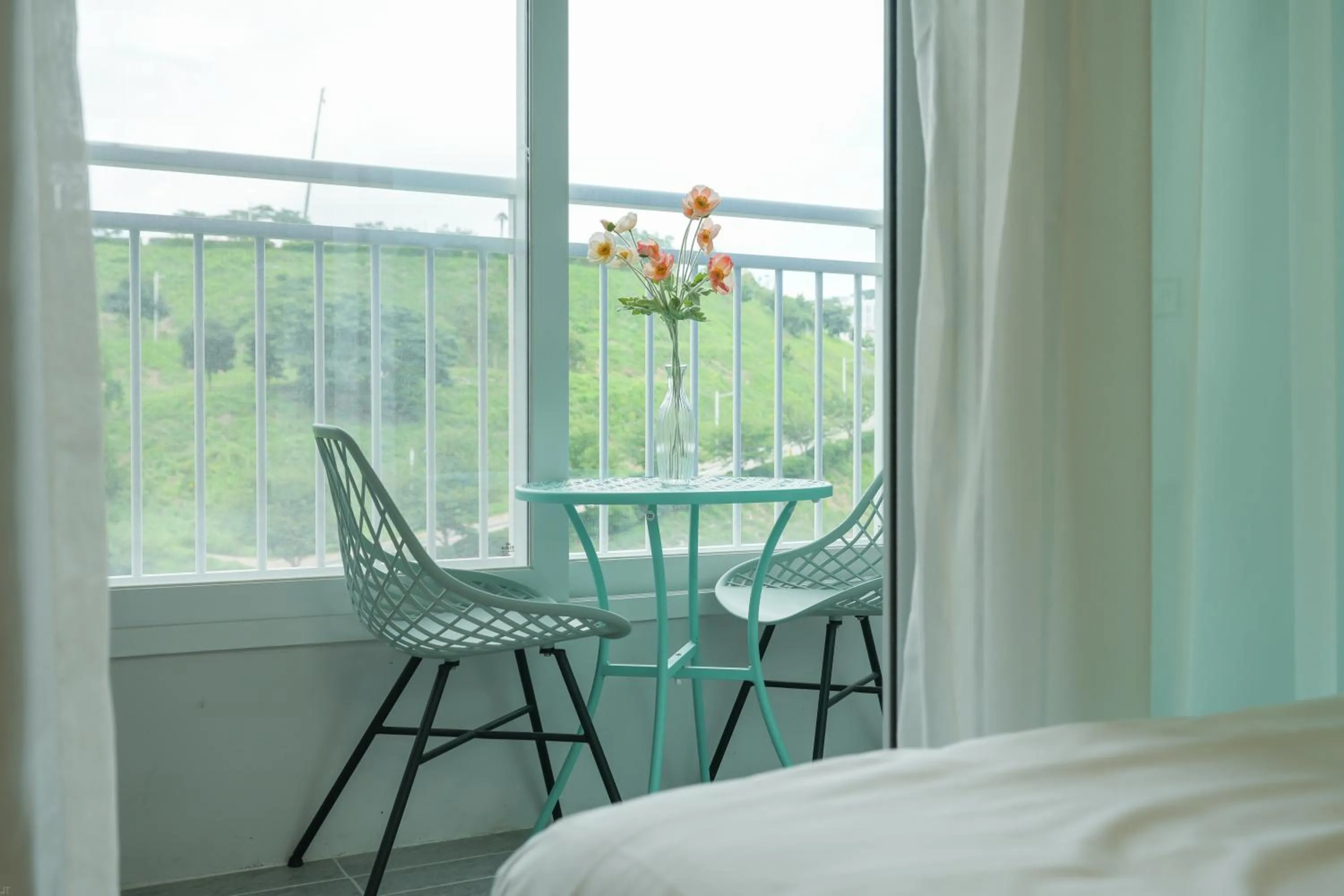 Balcony/Terrace, Bed in Firstcity Hotel YEOSU