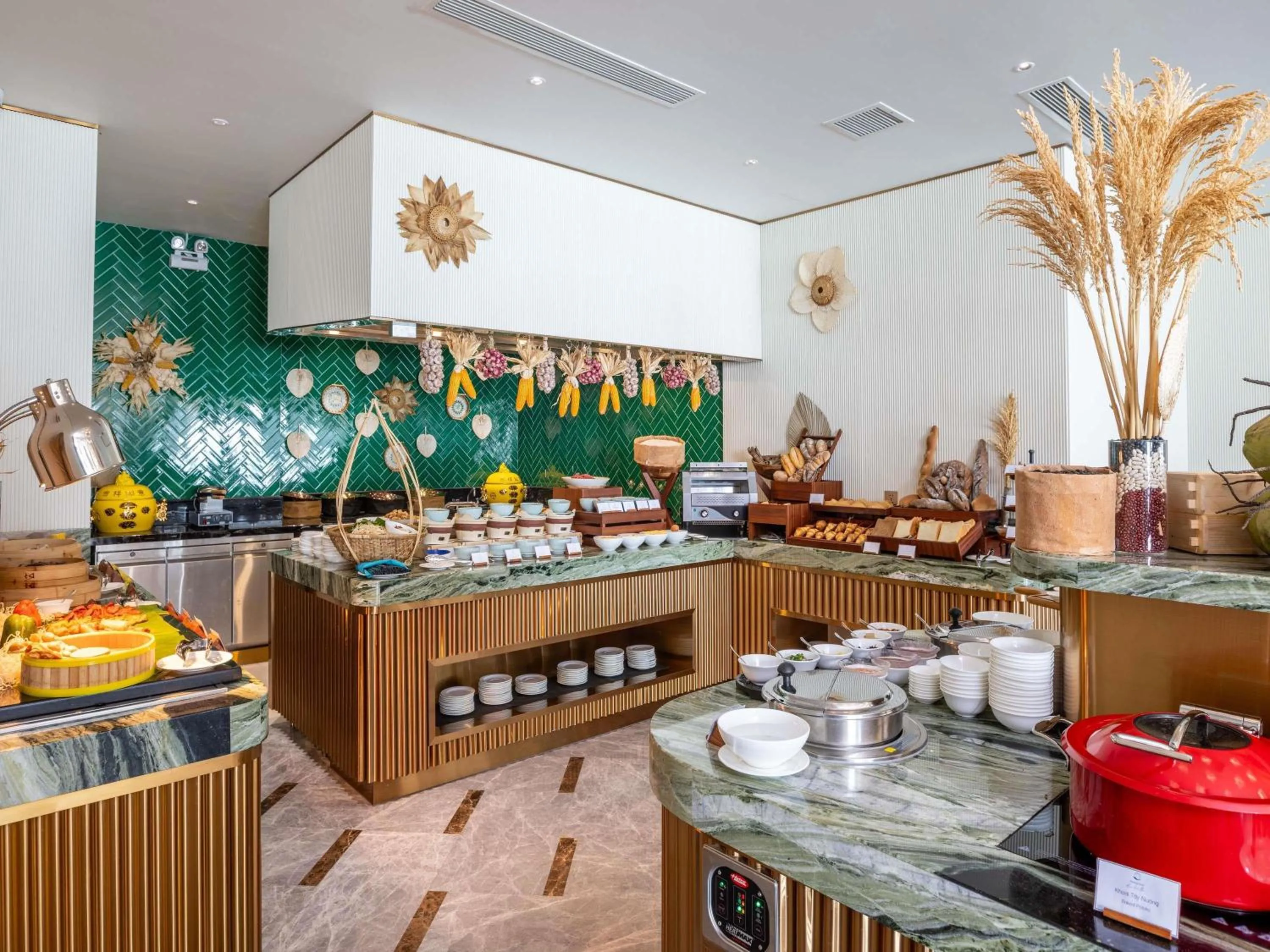 Restaurant/places to eat in The Morning Glow - Handwritten Collection