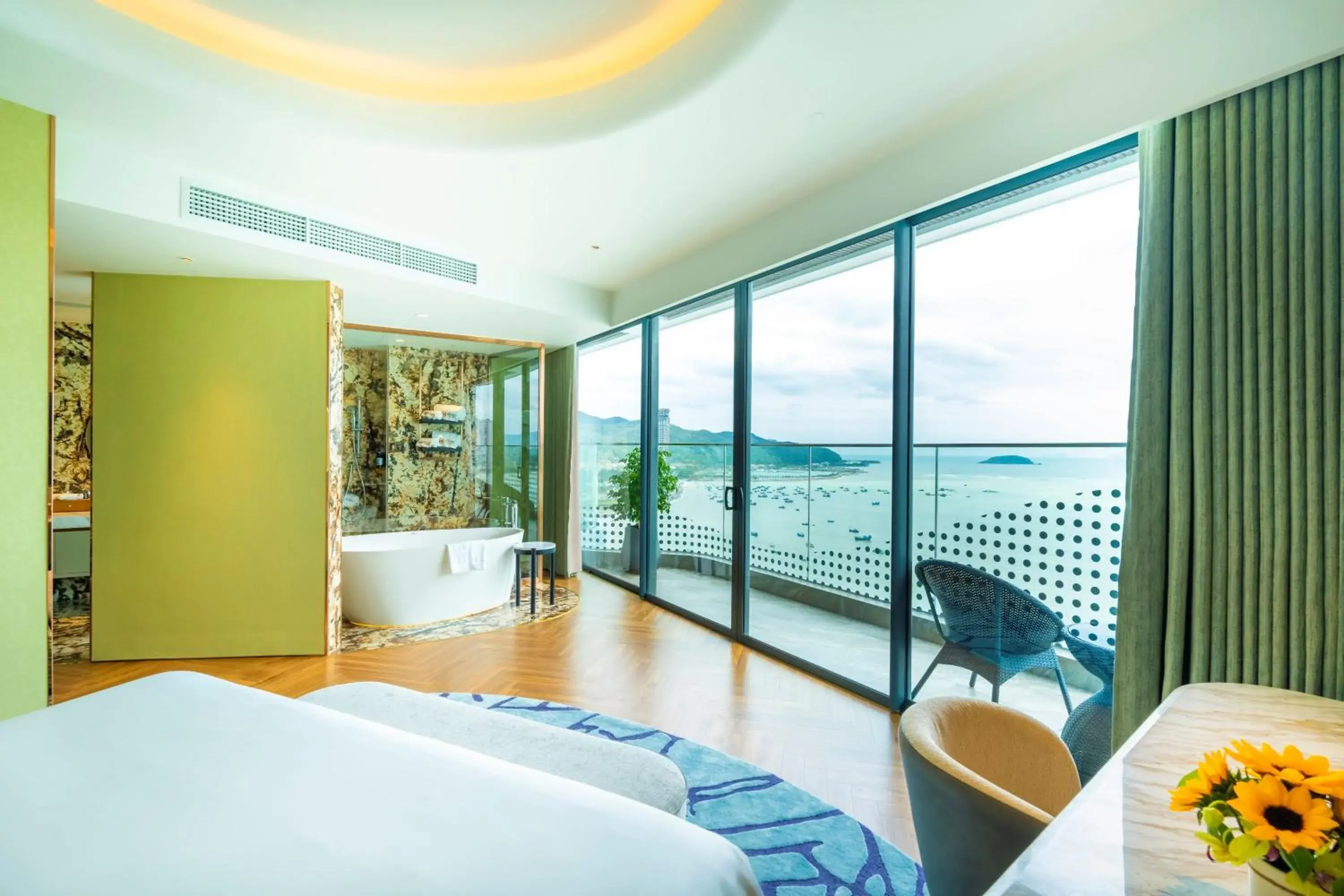 Premier Executive Suite with Ocean View - single occupancy in The Morning Glow Boutique Hotel Nha Trang Premier Executive Suite with Ocean View - single occupancy in The Morning Glow Boutique Hotel Nha Trang