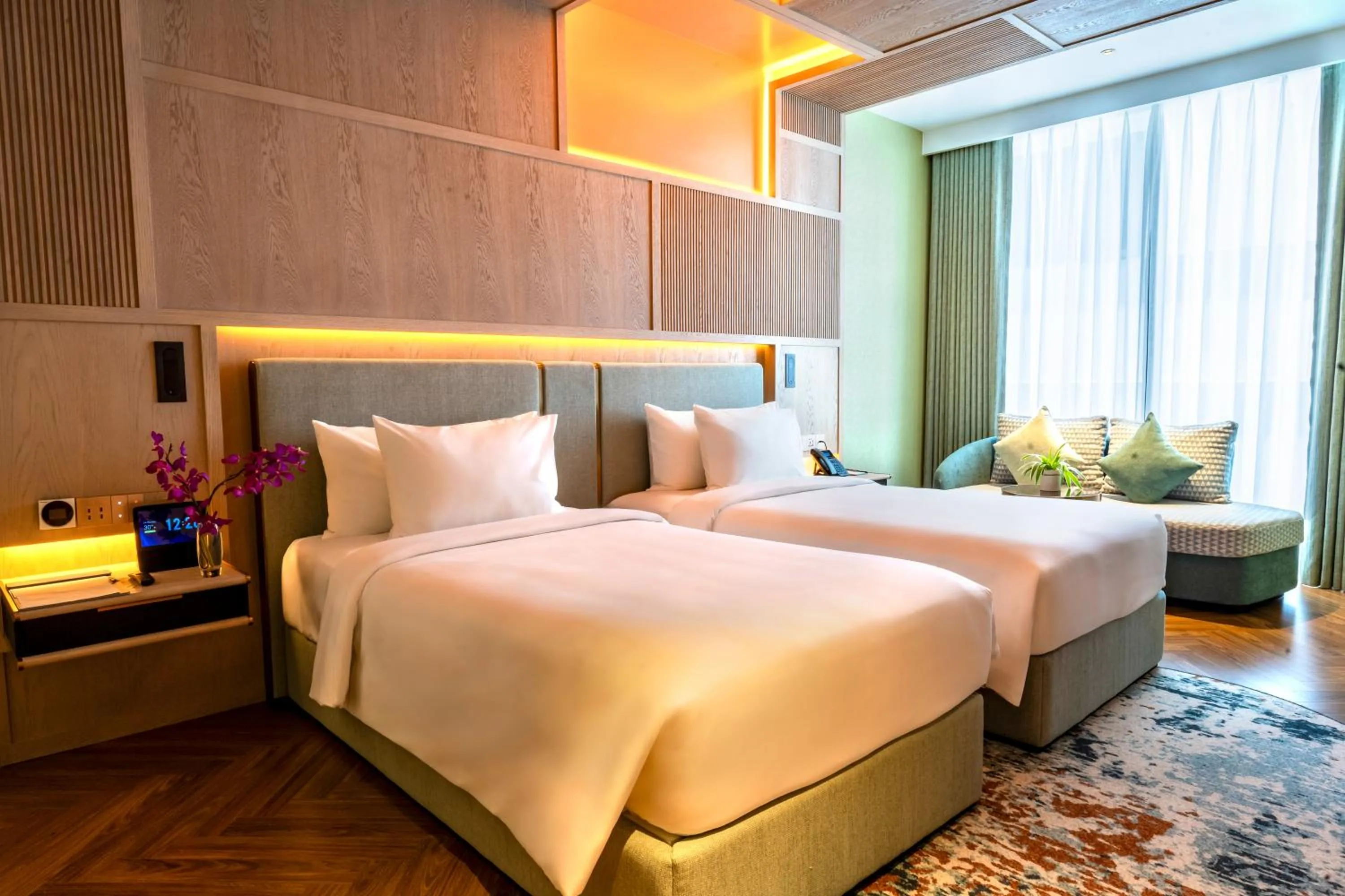 Bed in The Morning Glow - Handwritten Collection