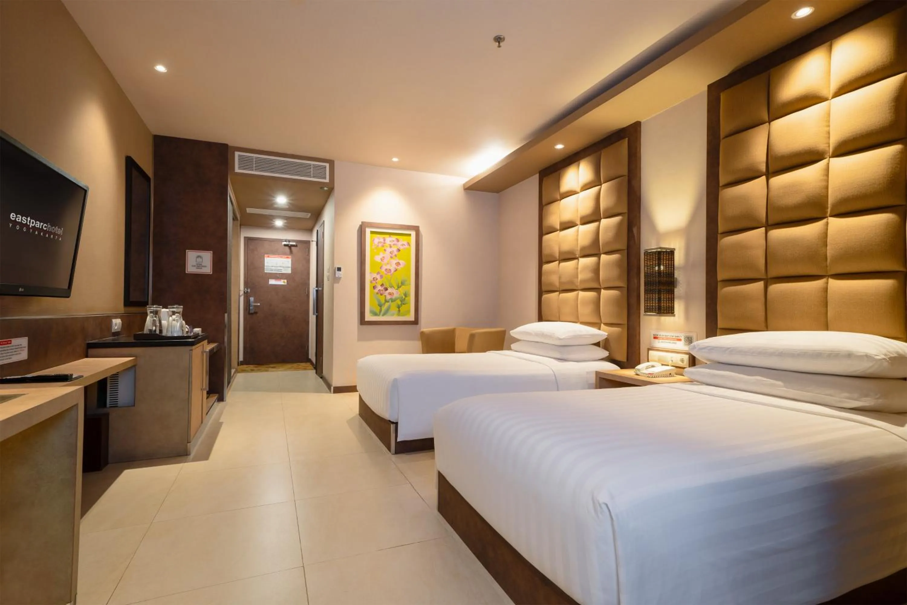 Bedroom, Bed in Eastparc Hotel Yogyakarta