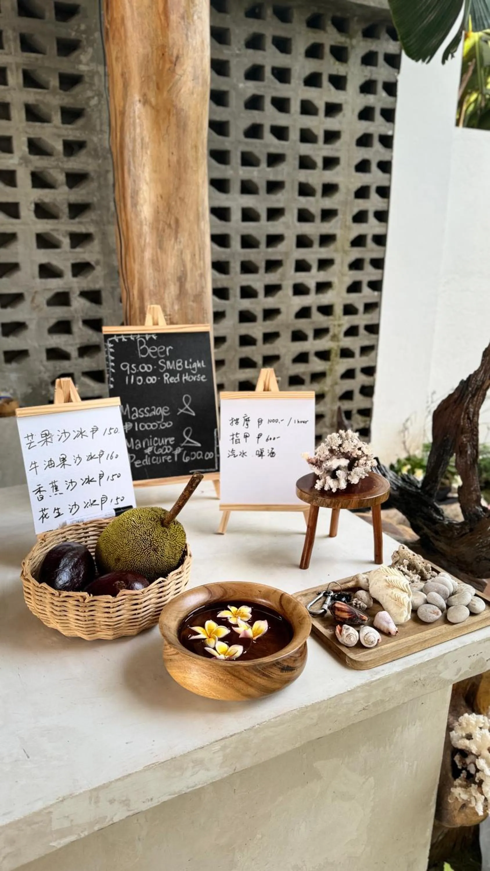 Lobby or reception in E-Fun Dive Resort