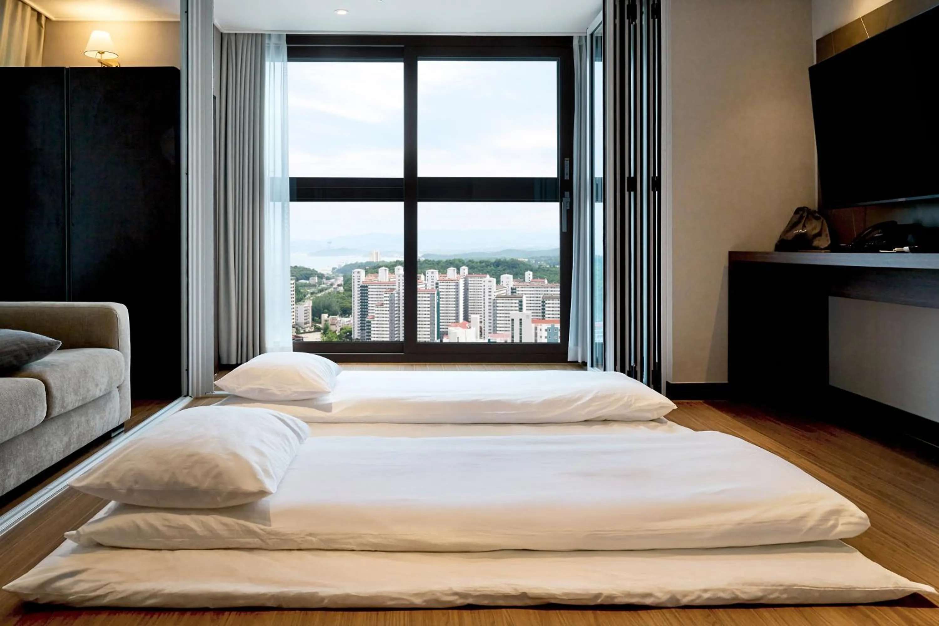 Bed in The Hotel Sokcho