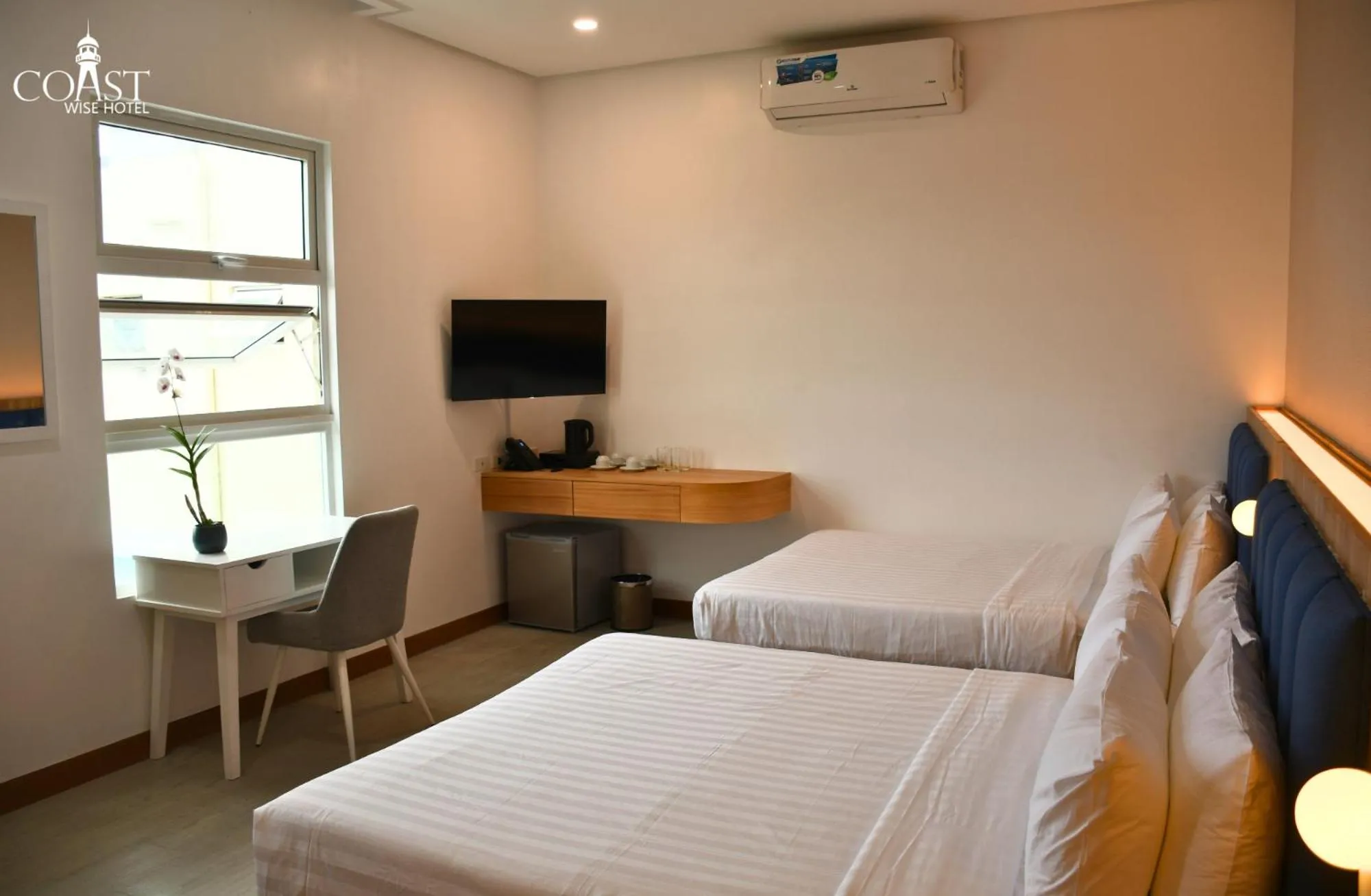 Bed in Coast Wise Hotel Dumaguete