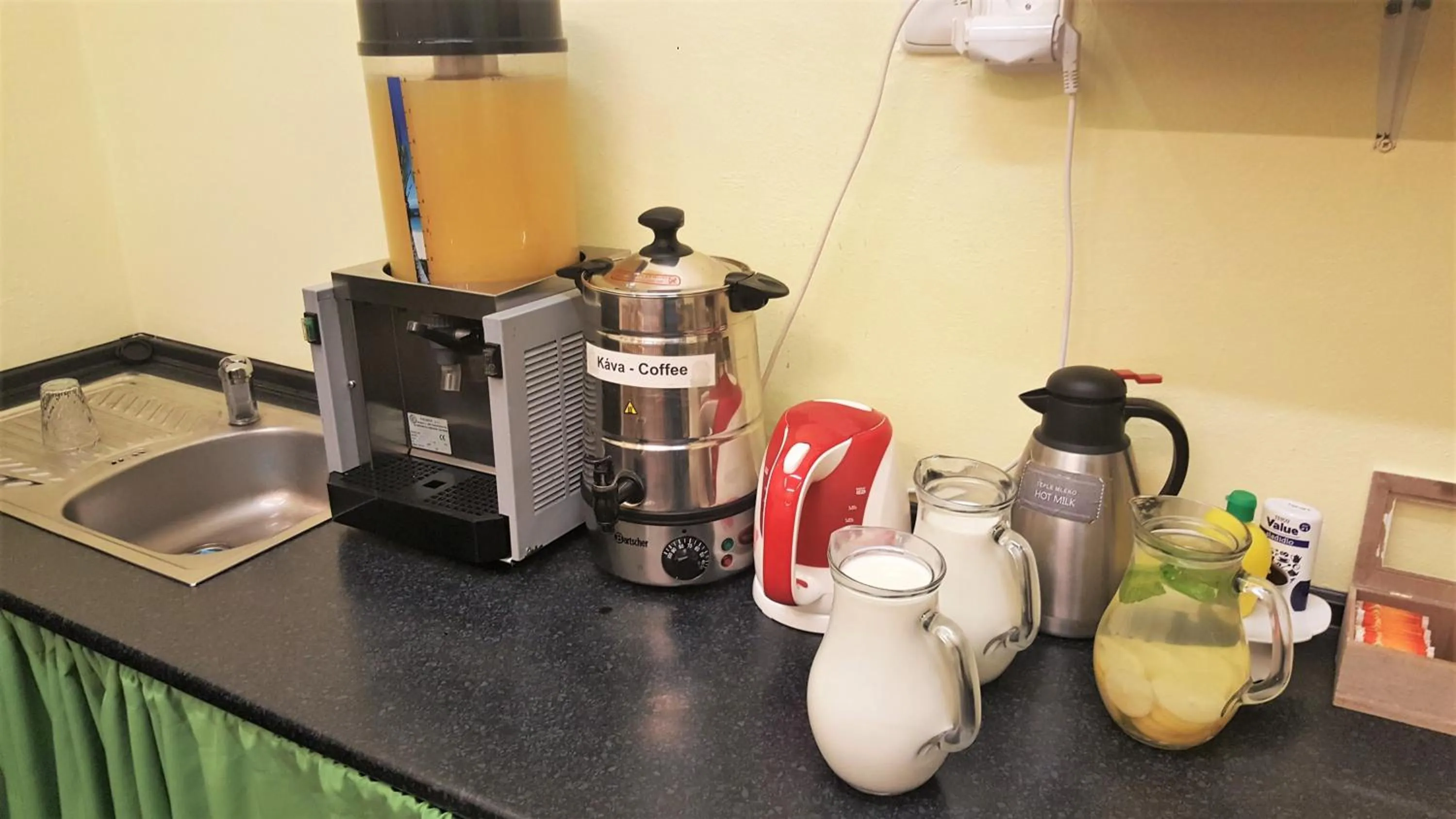 Food and drinks in Hotel U dvou zlatých klíčů