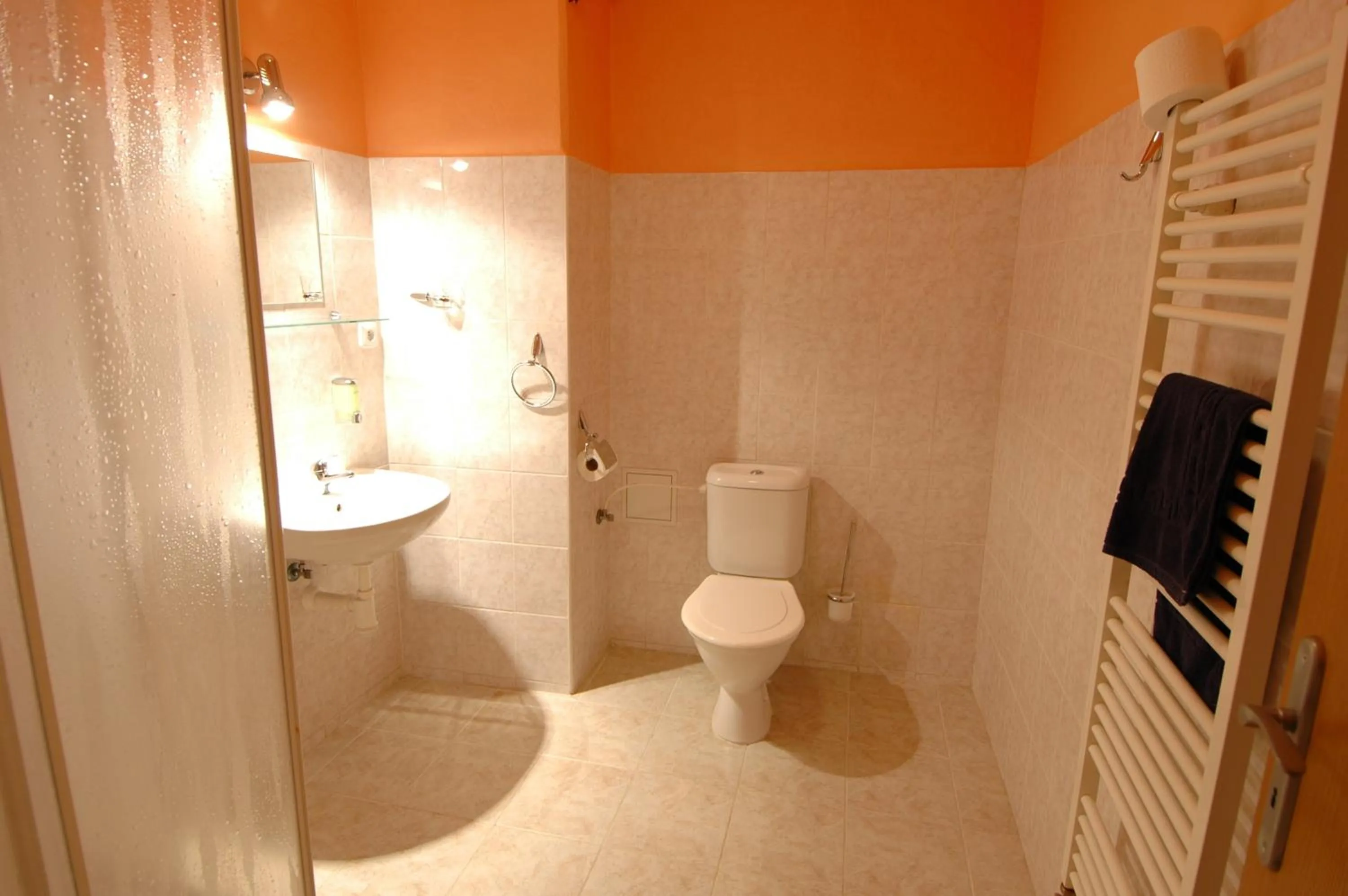 Bathroom in Hotel U dvou zlatých klíčů