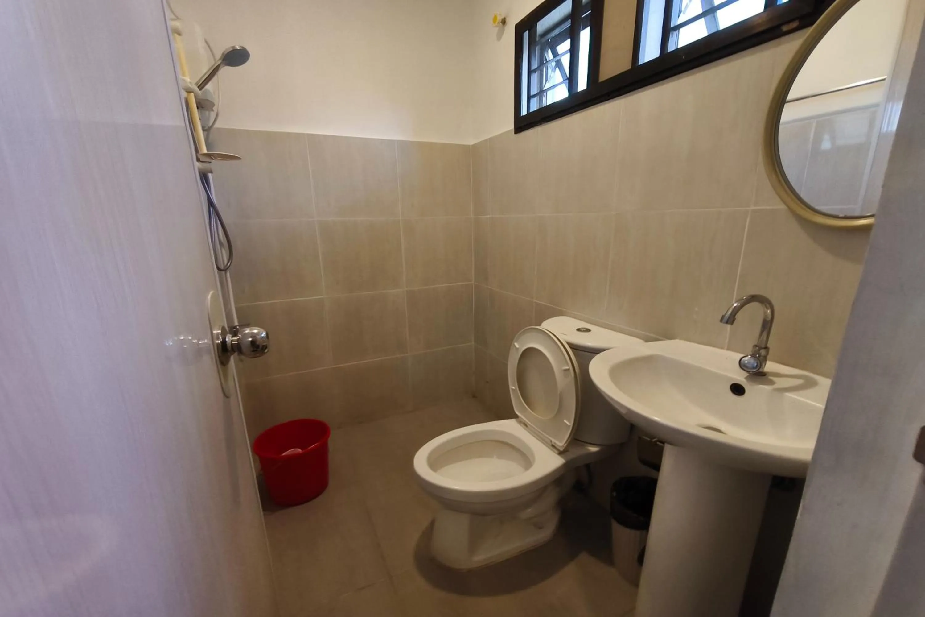 Bathroom in Ecoland 88 Apartelle and Suite near SM Davao