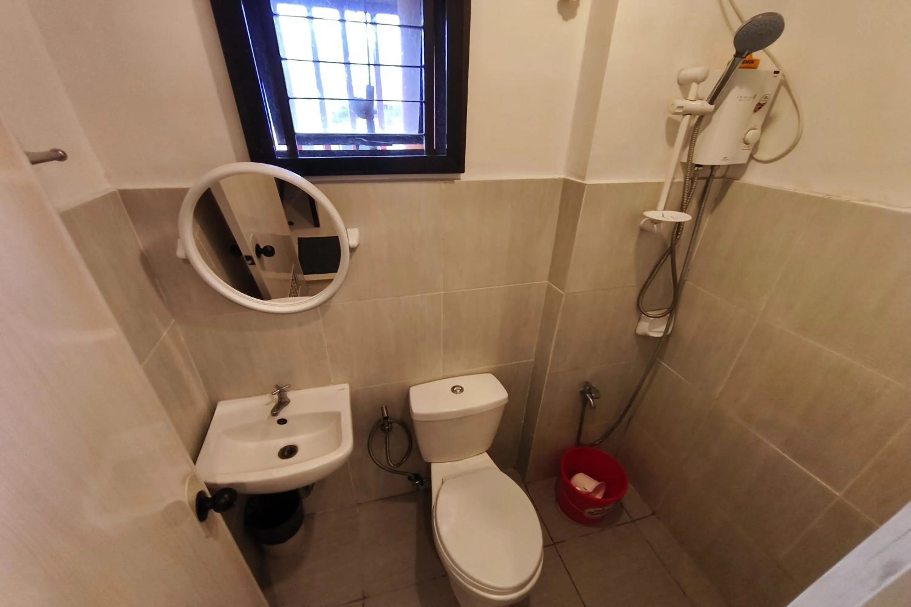 Bathroom in Ecoland 88 Apartelle and Suite near SM Davao