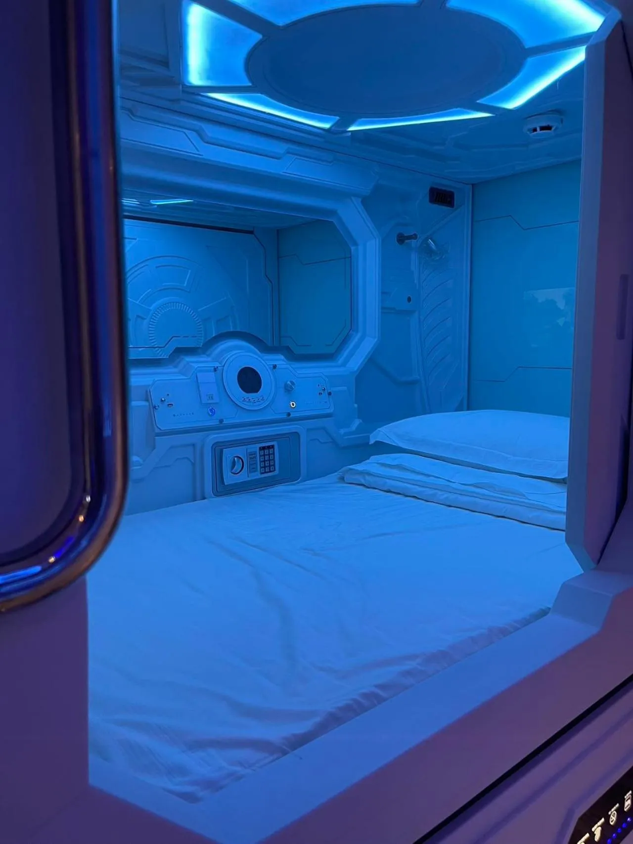 Bedroom, Bed in Jianpuke Space Capsule Backpacker Hostel