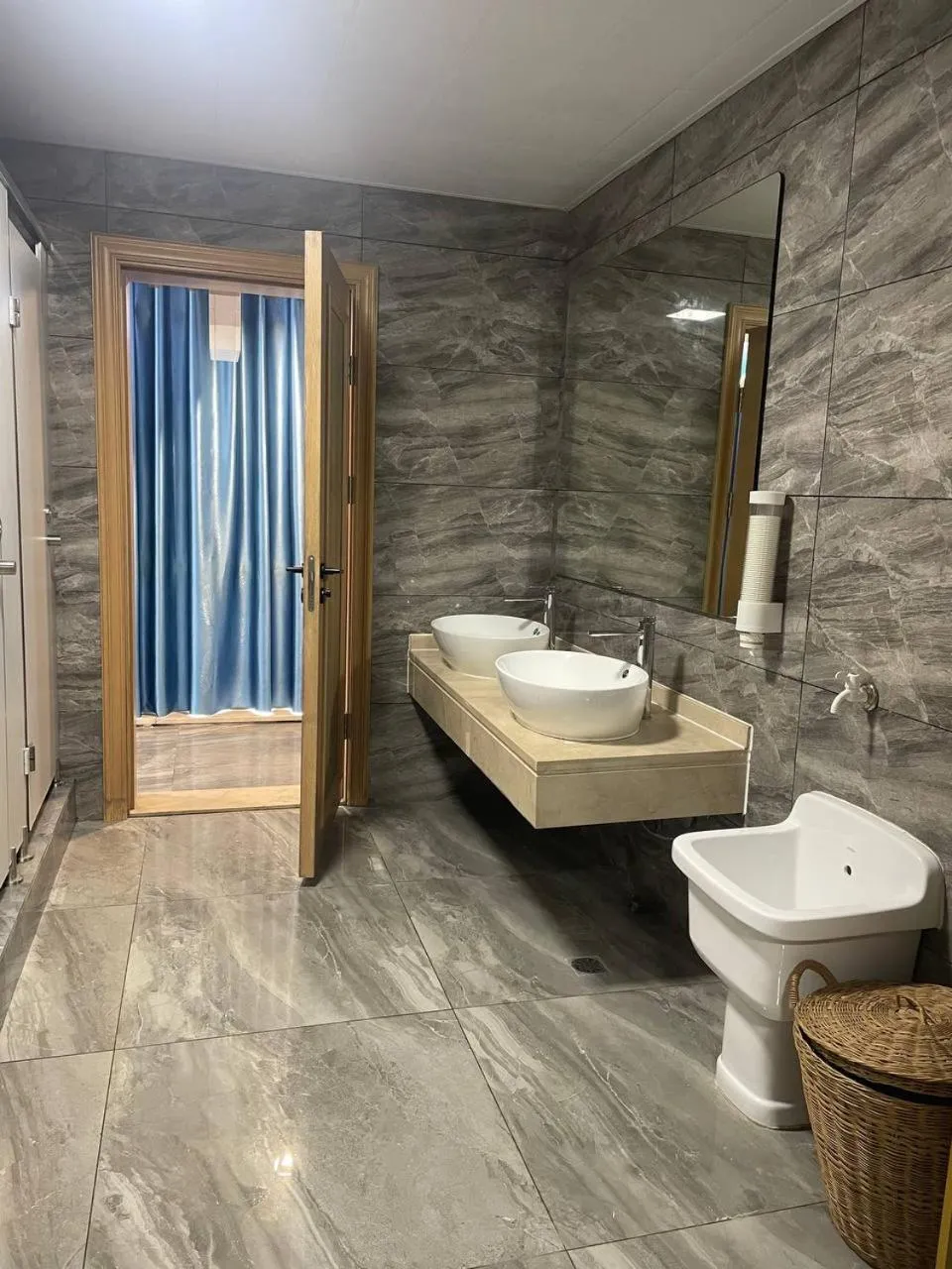 Public Bath in Jianpuke Space Capsule Backpacker Hostel