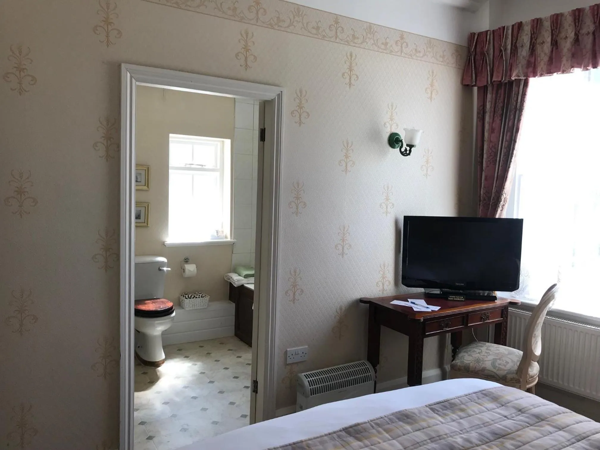 Bedroom, Bed in Chapel House