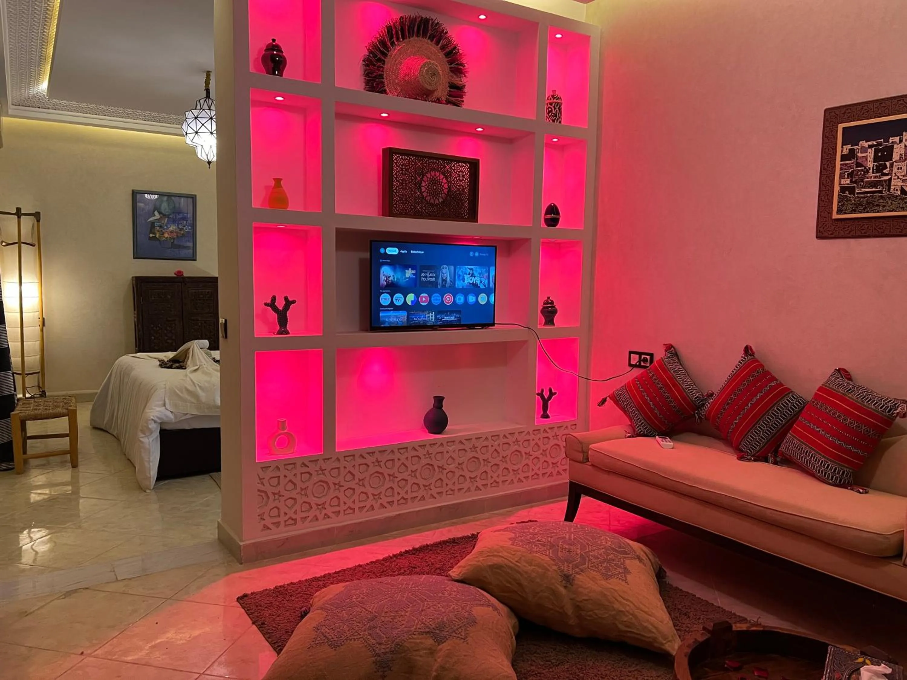 Communal lounge/ TV room, Bed in Riad Tislite & SPA