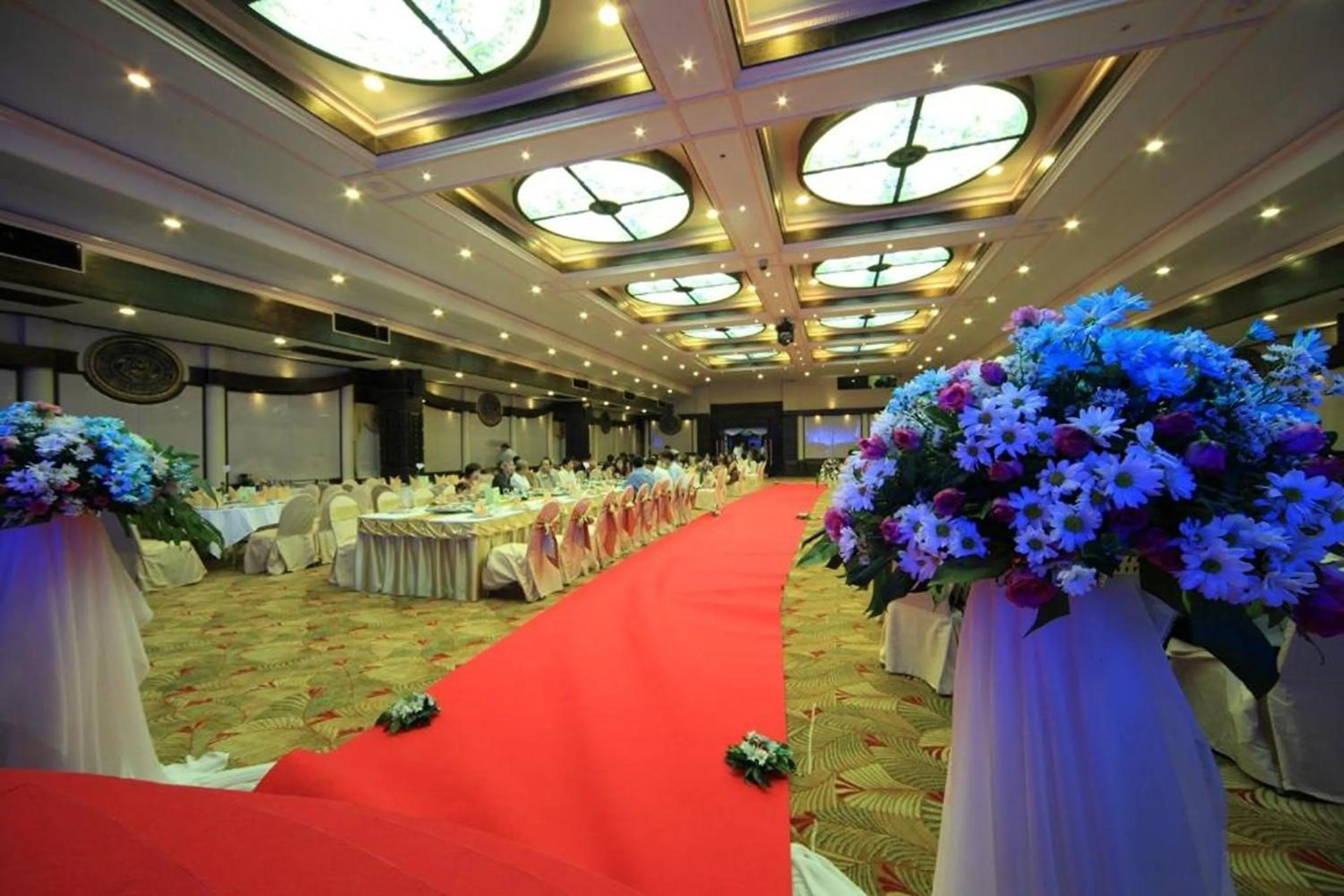 Meeting/conference room in Ruean Phae Royal Park Hotel