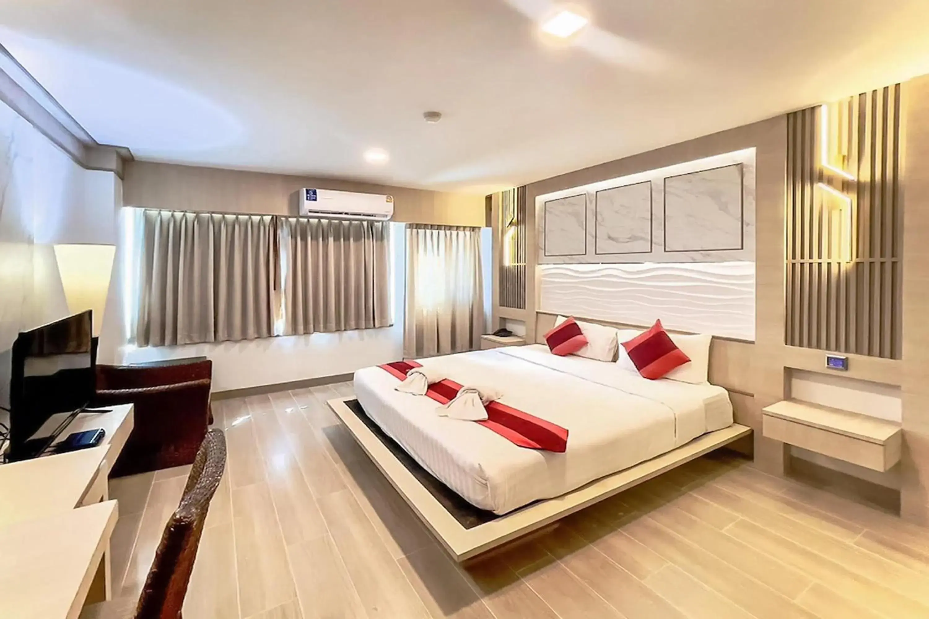 Superior Double Room in Ruean Phae Royal Park Hotel Superior Double Room in Ruean Phae Royal Park Hotel