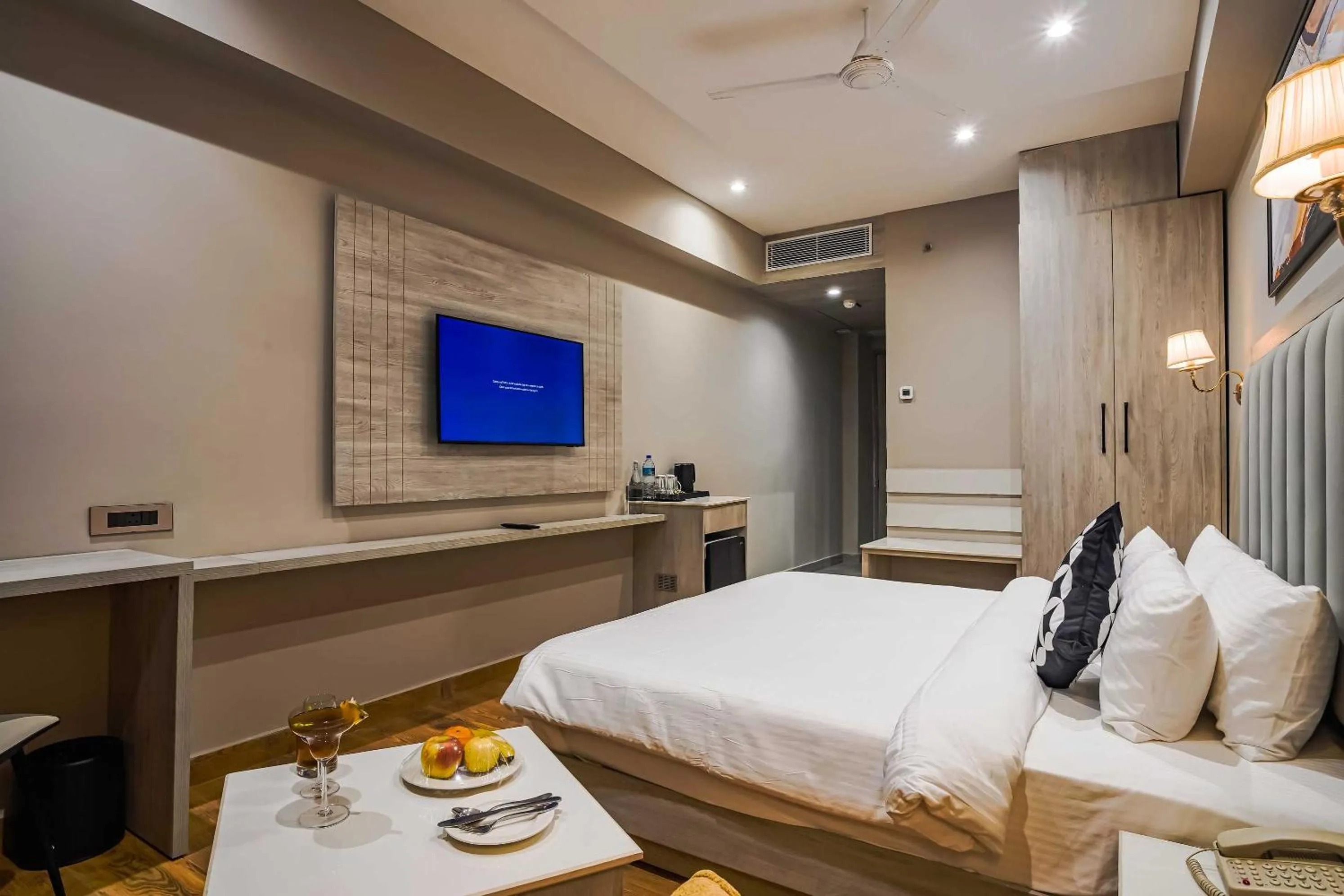 Bedroom, Bed in Clubhouse Hotel by CheckIn Chandigarh Mohali