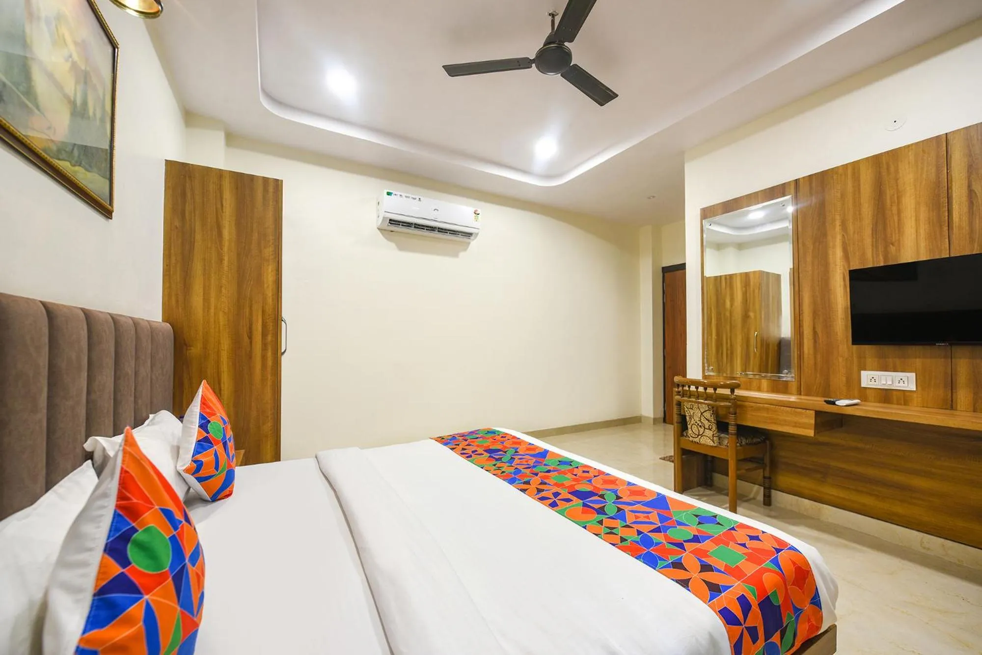 Bed in FabHotel Golden Tree