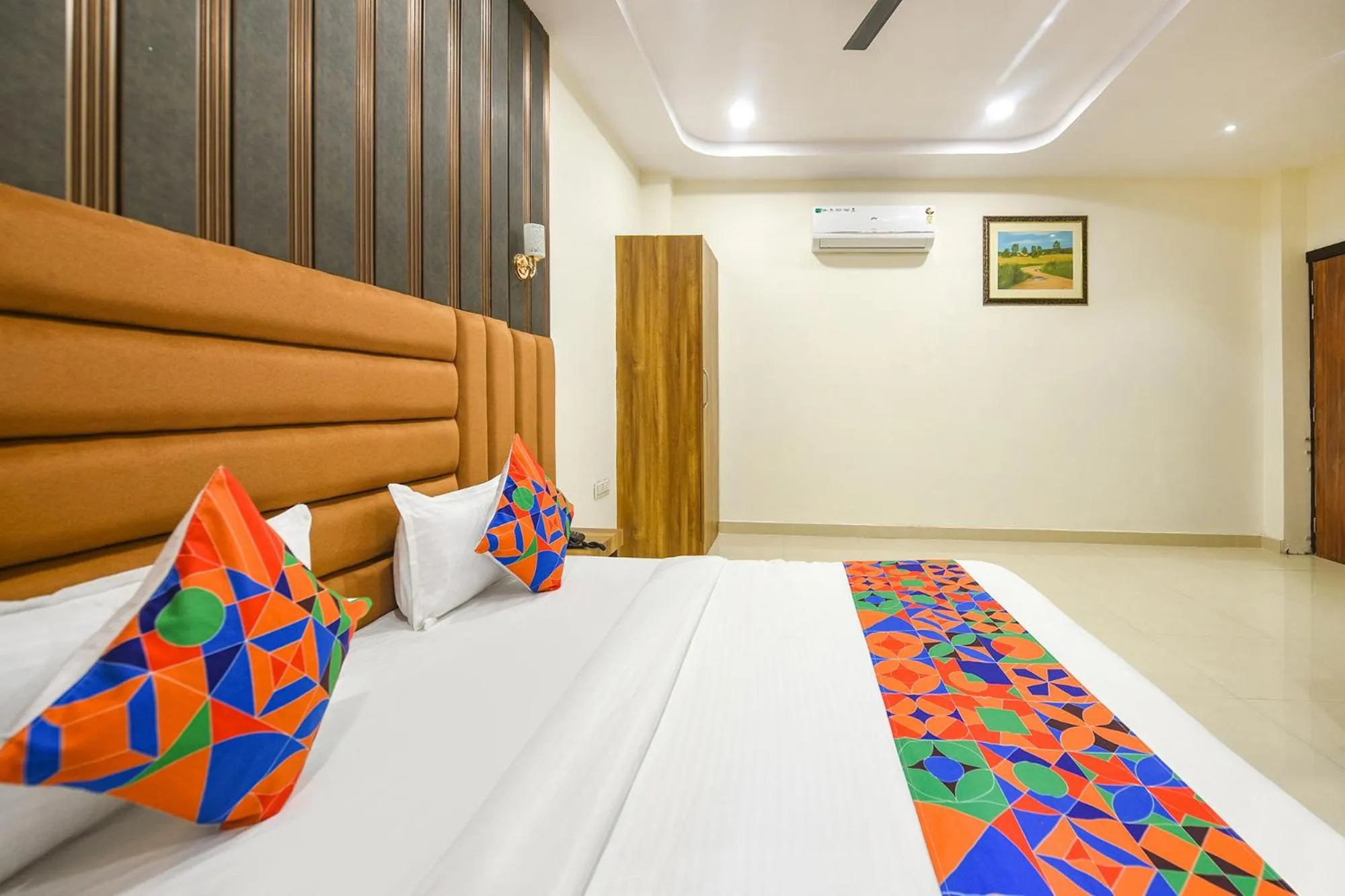 Bed in FabHotel Golden Tree