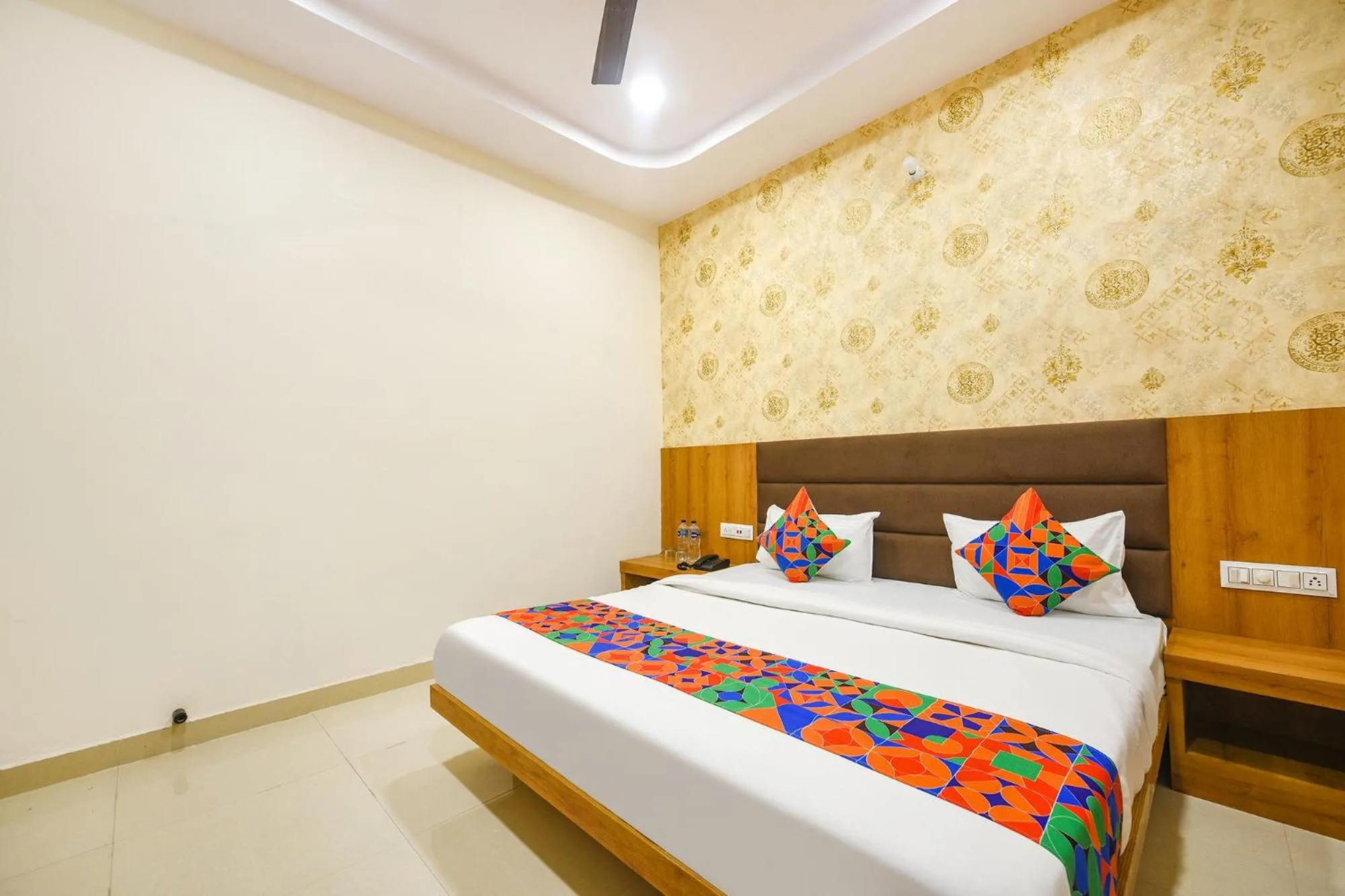 Bed in FabHotel Golden Tree