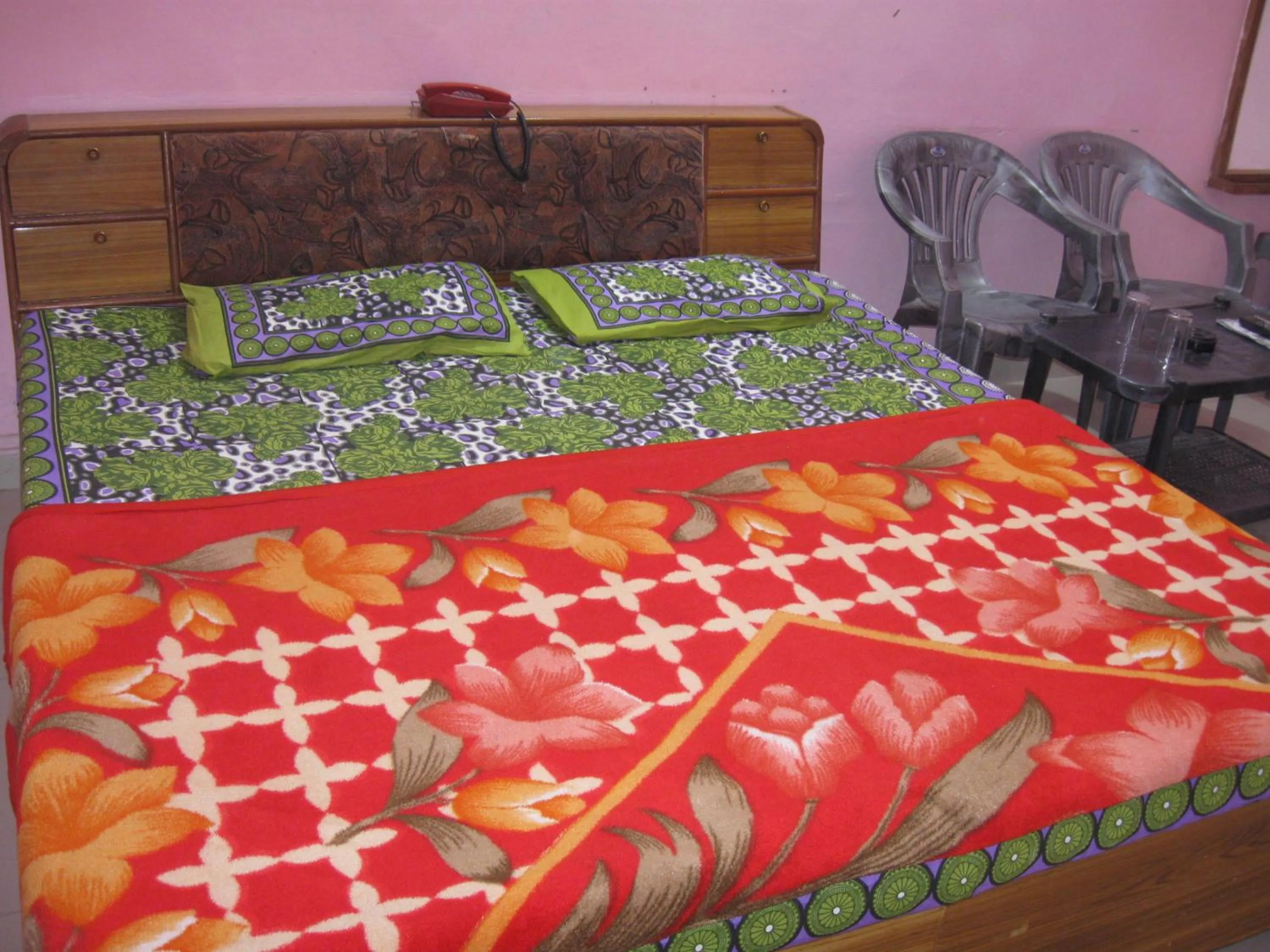 Bed in Hotel Shiv Ganga