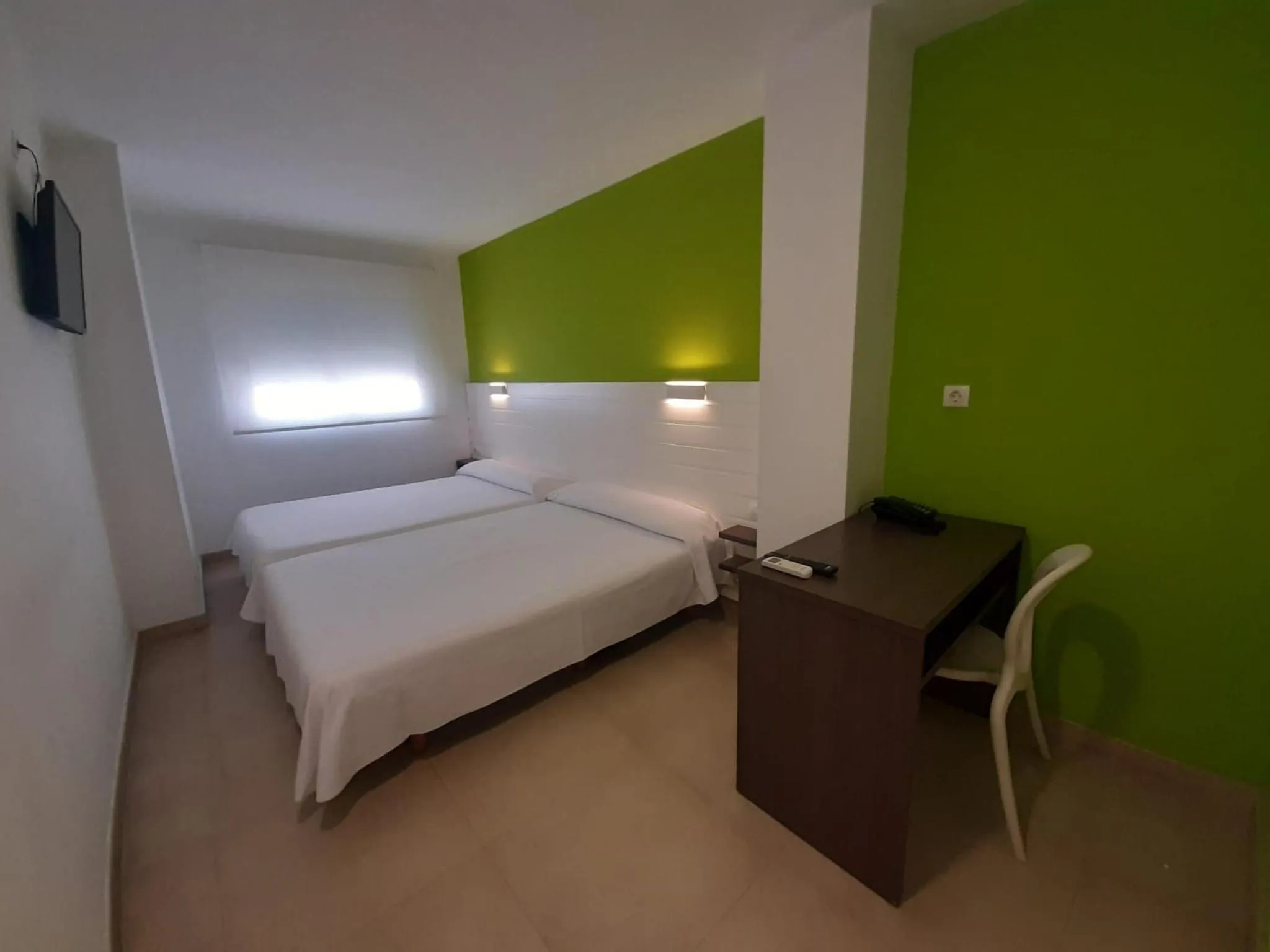 Photo of the whole room, Bed in Sol Playa